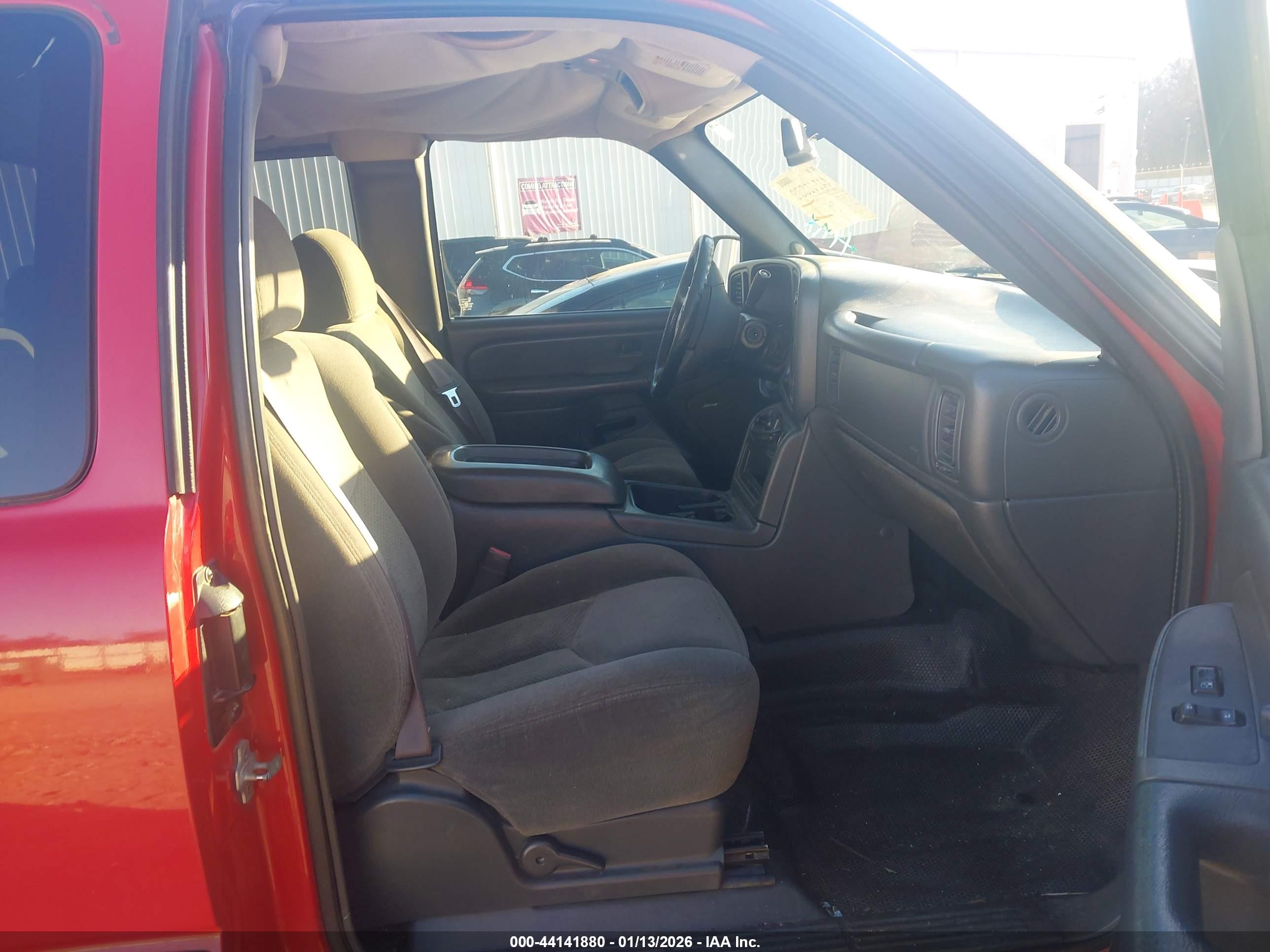 CHEVROLET SILVERADO image 5