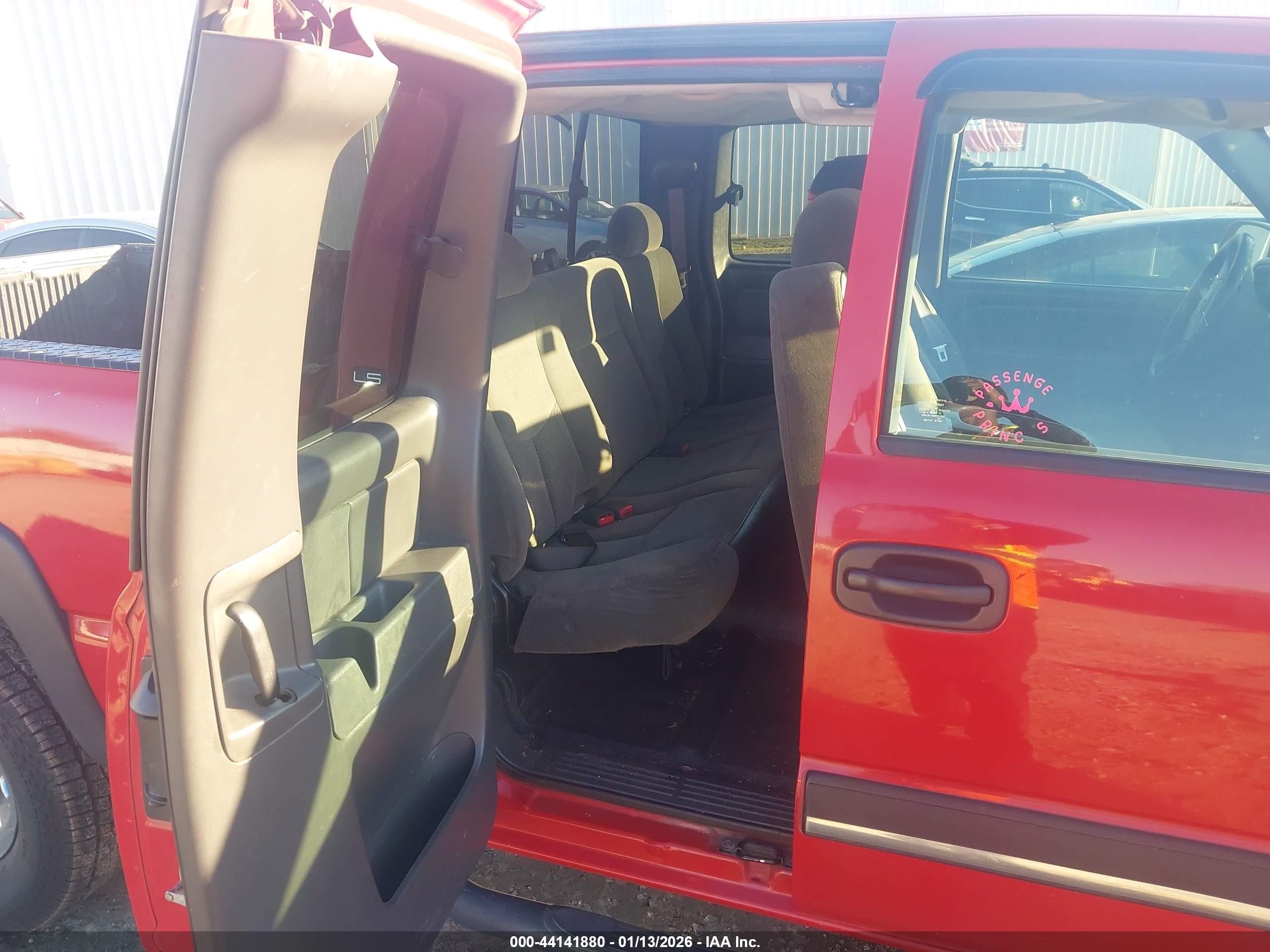 CHEVROLET SILVERADO image 8