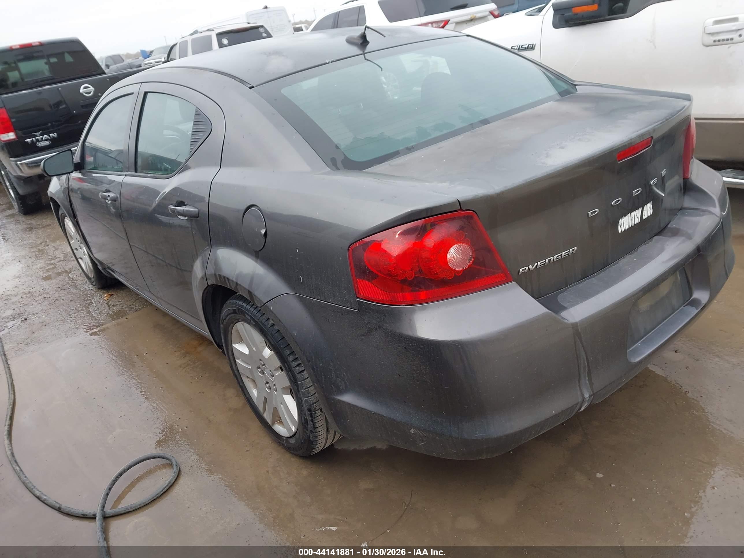 DODGE AVENGER image 3