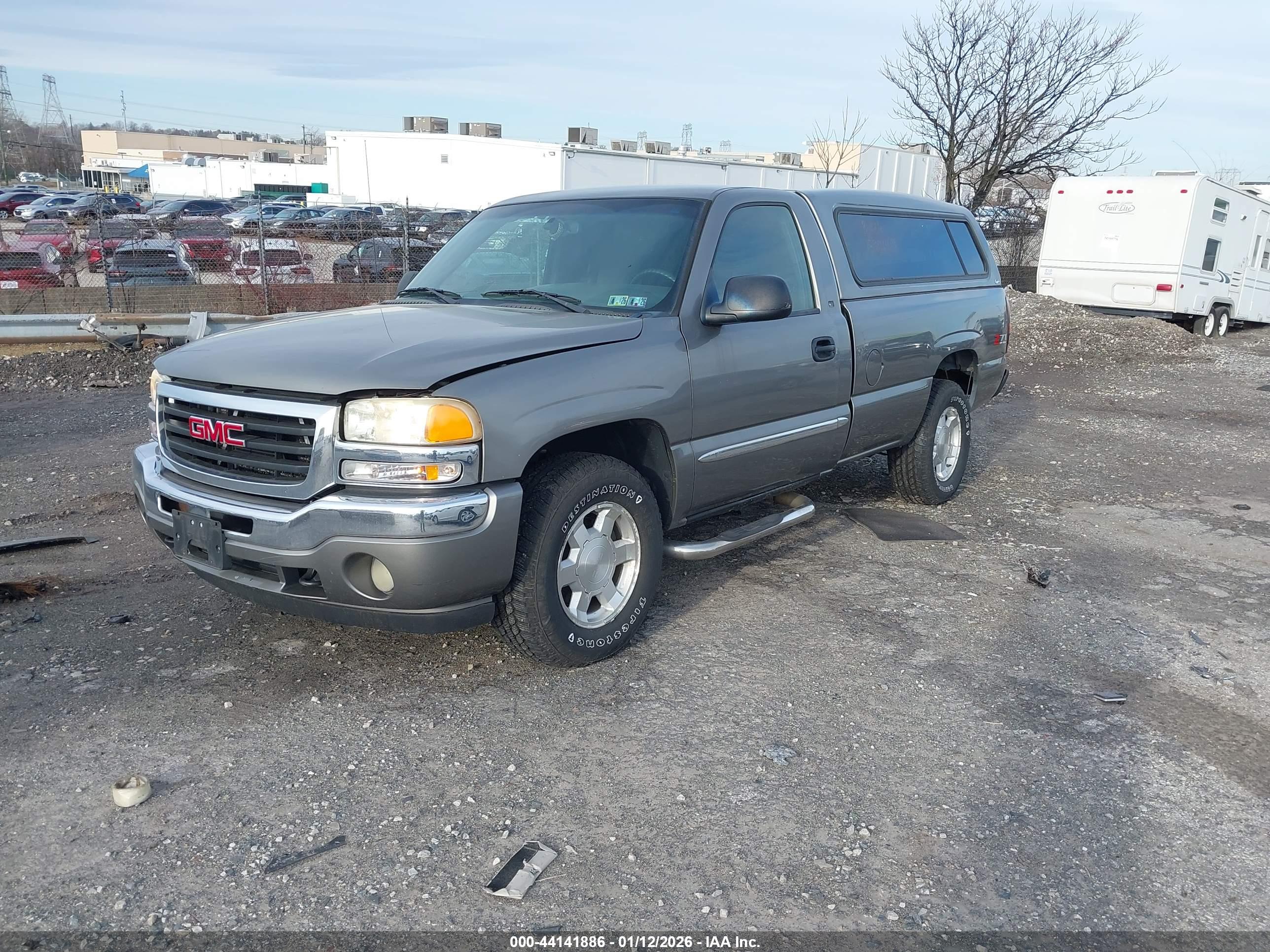 GMC SIERRA image 2
