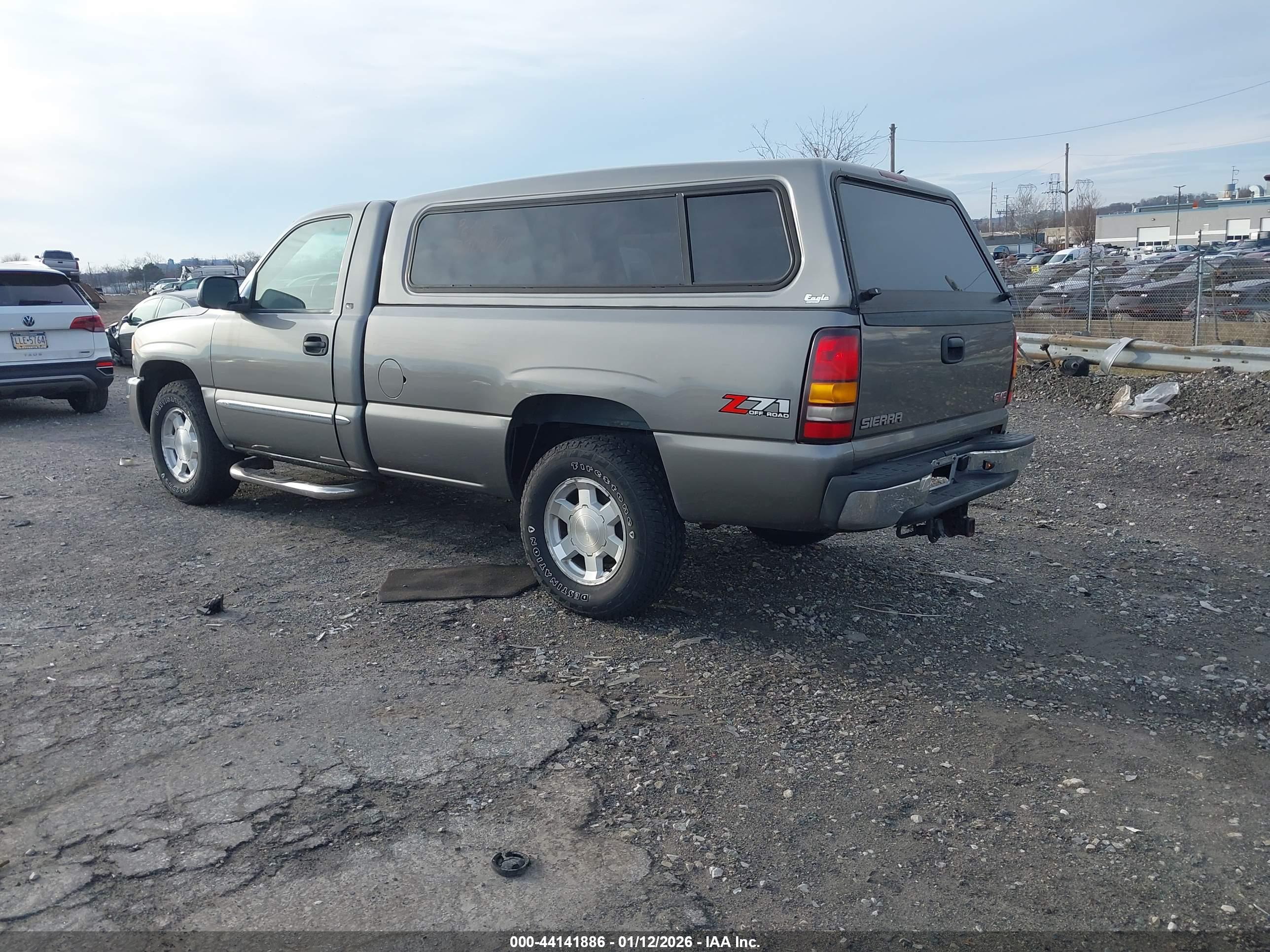 GMC SIERRA image 3