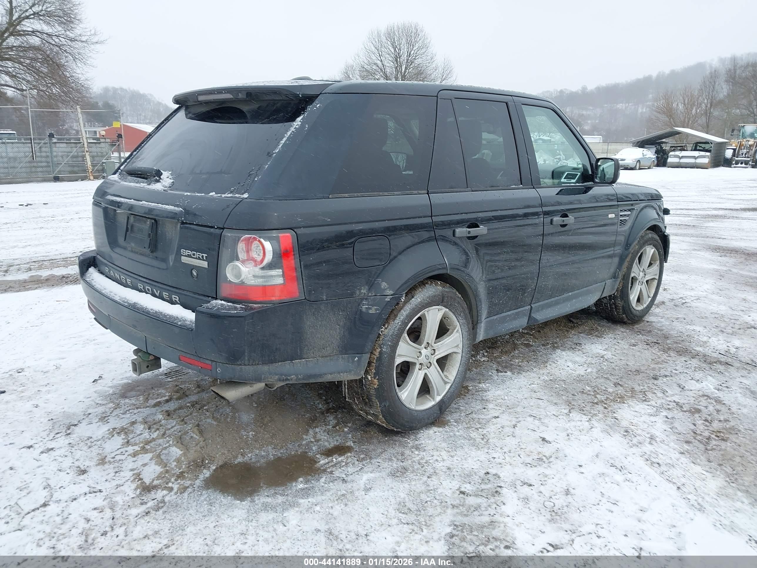 LAND ROVER image 4