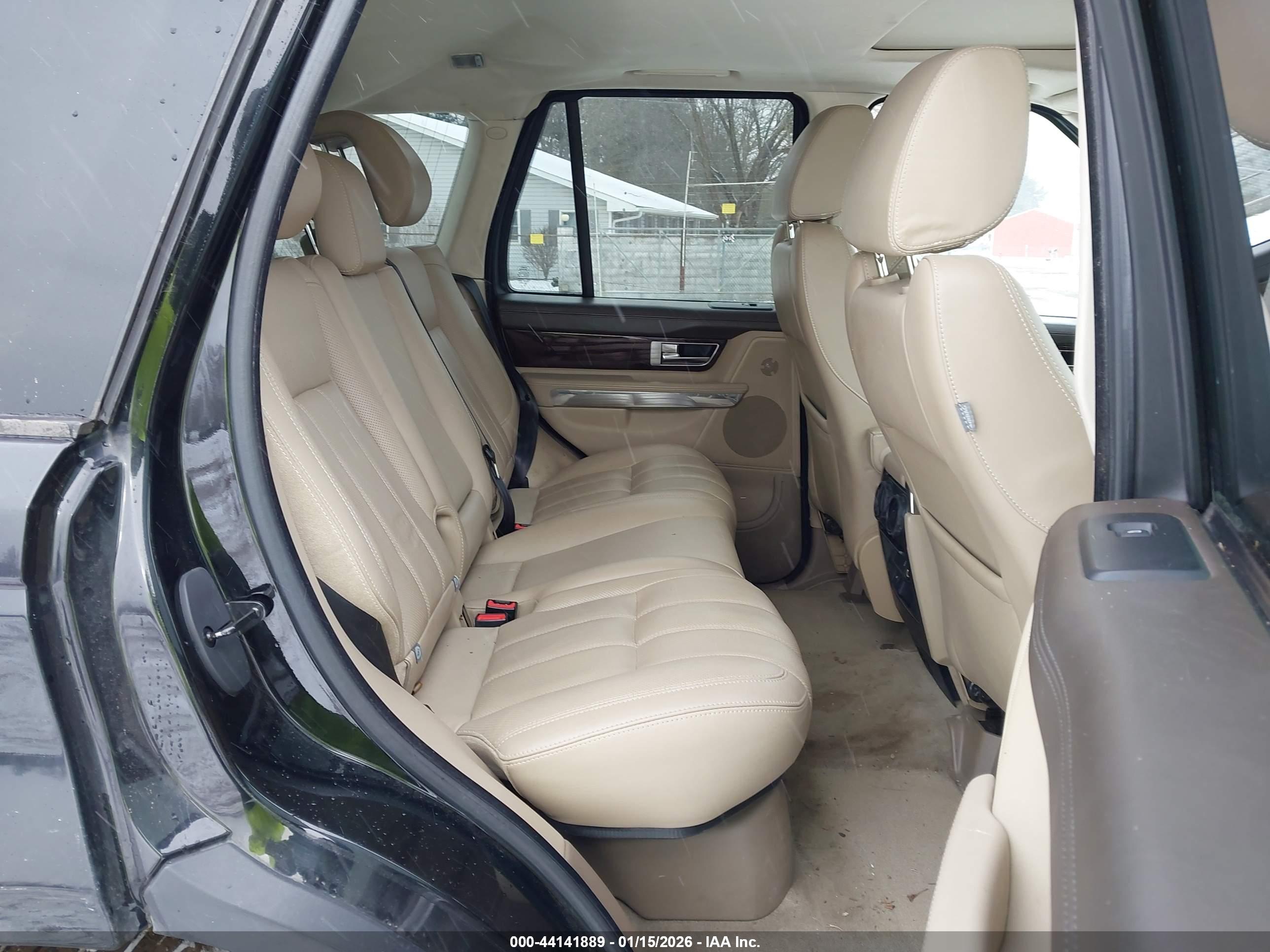 LAND ROVER image 8