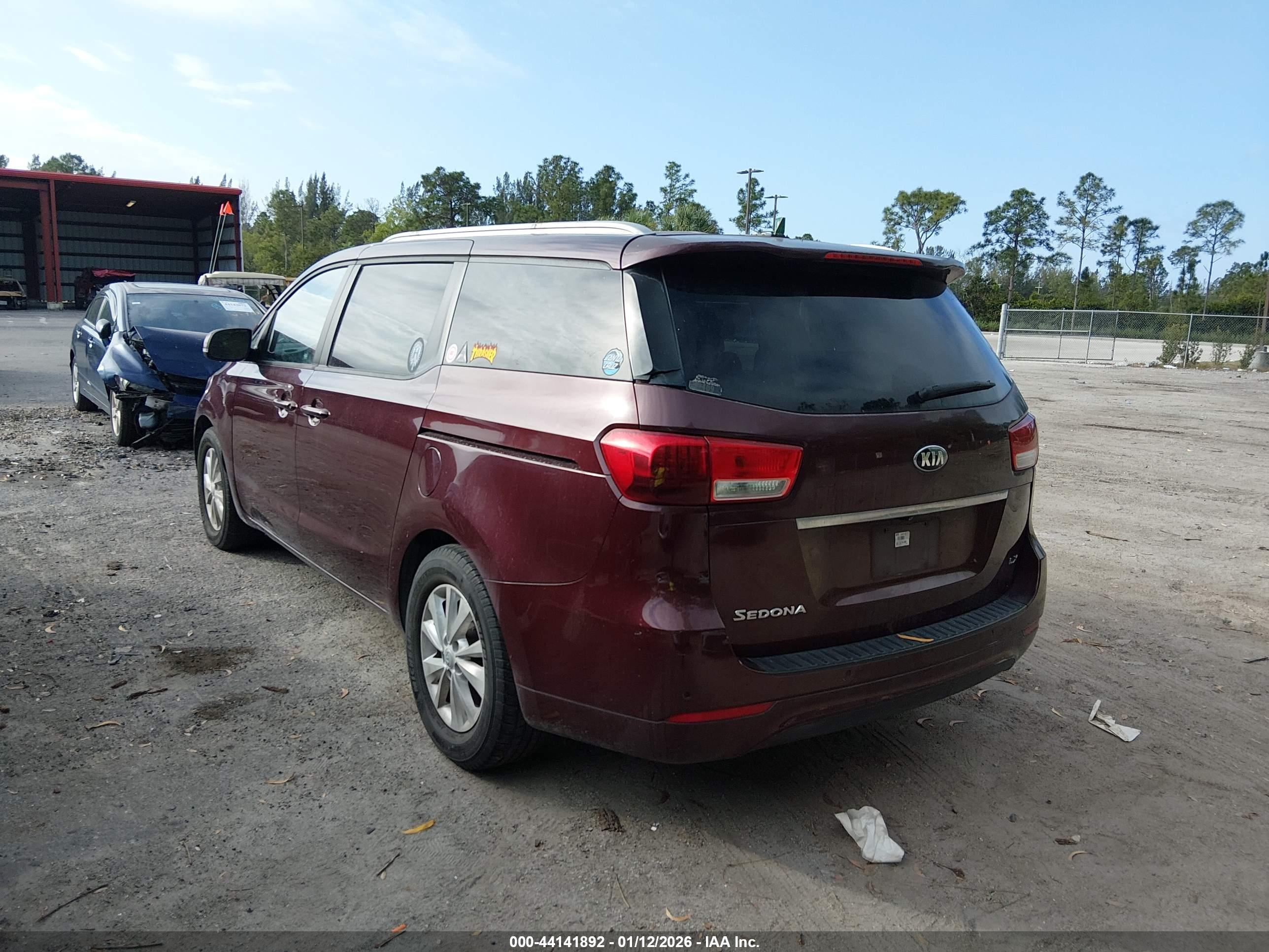 KIA SEDONA image 3