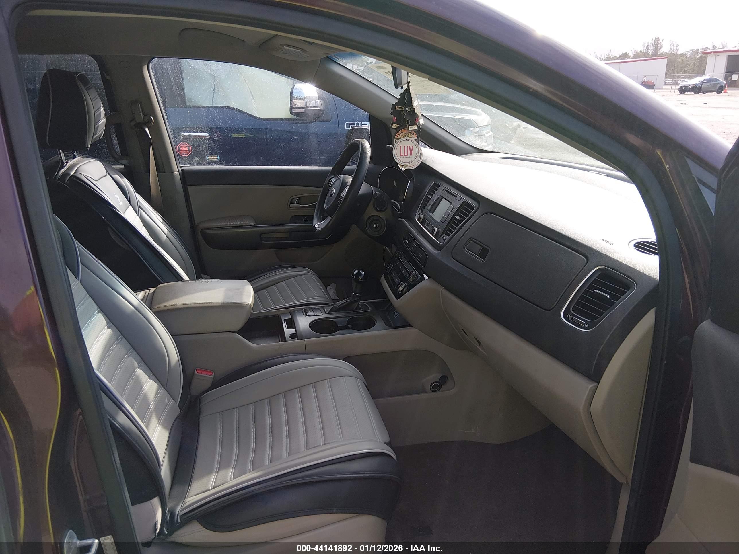 KIA SEDONA image 5