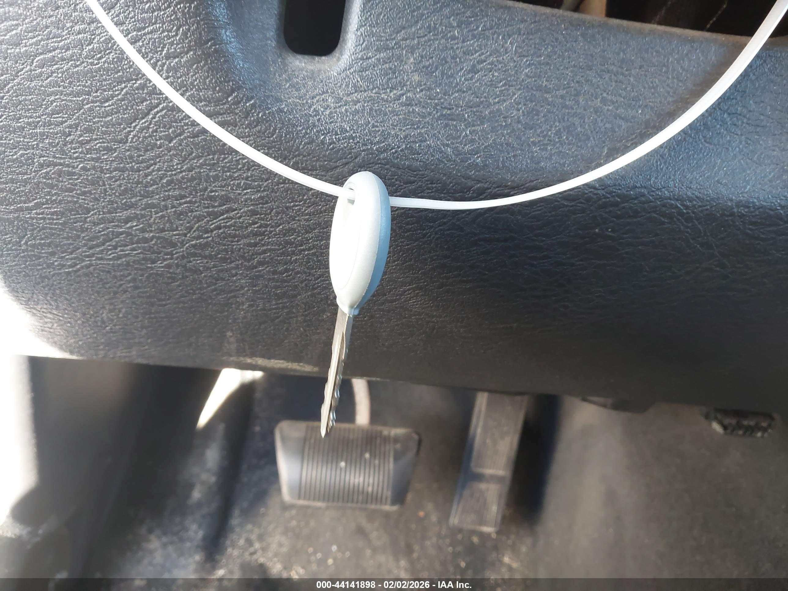 JEEP LIBERTY image 11