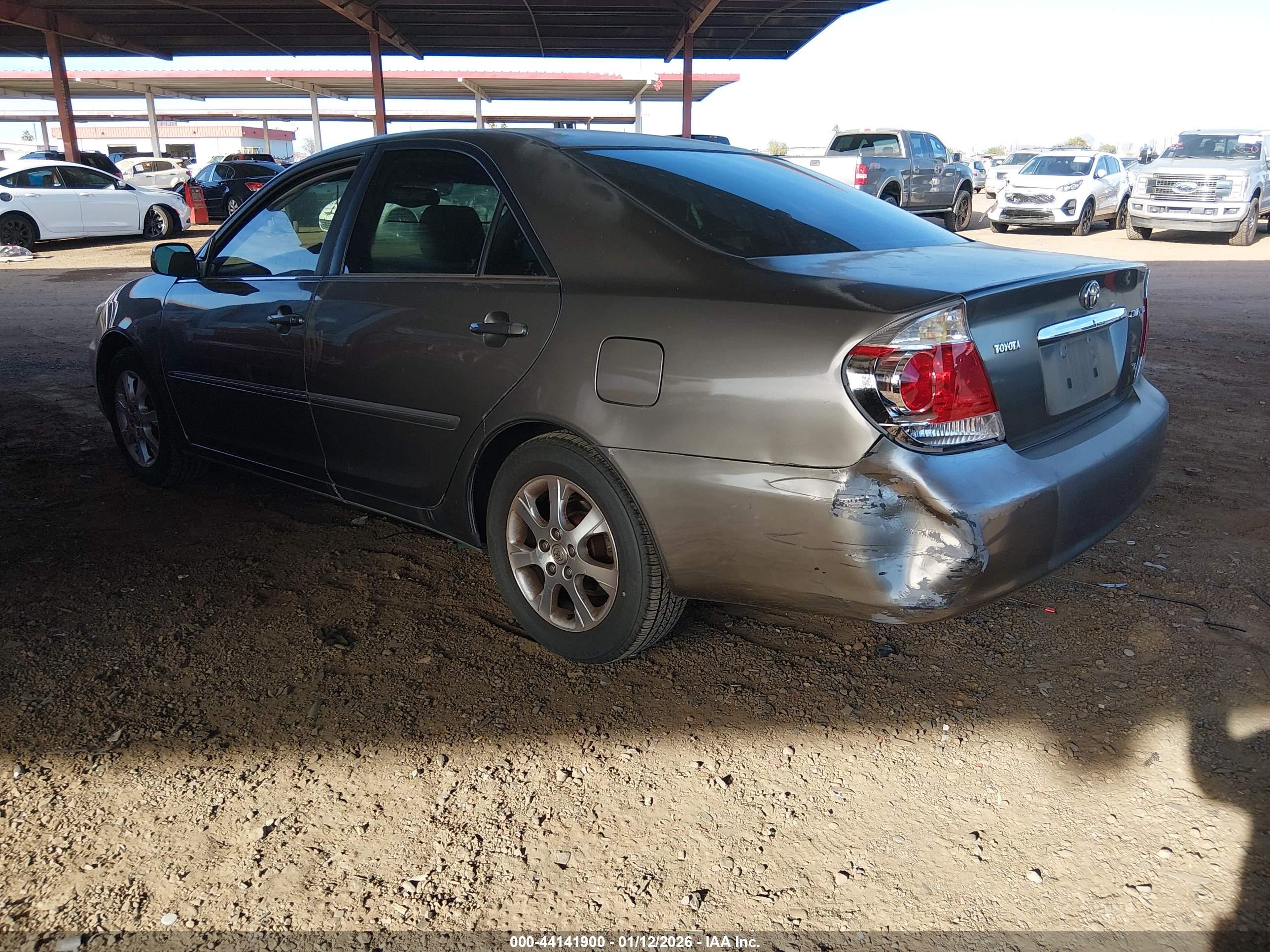 TOYOTA CAMRY image 3