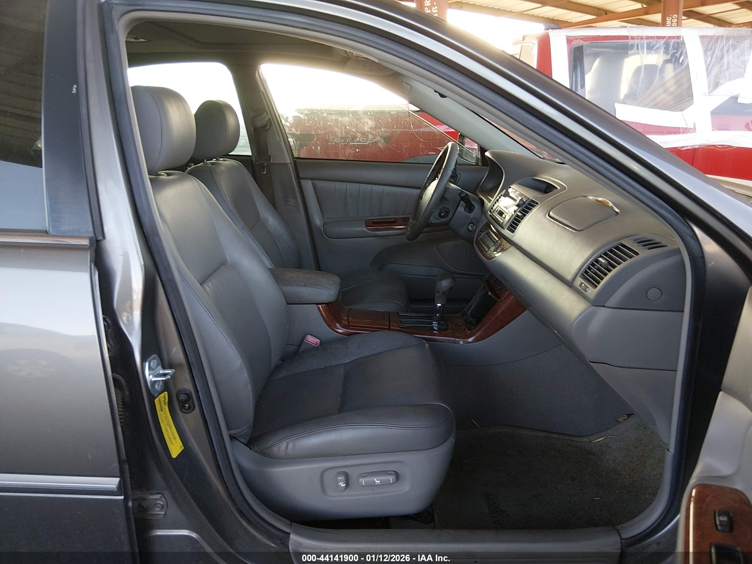 TOYOTA CAMRY image 5