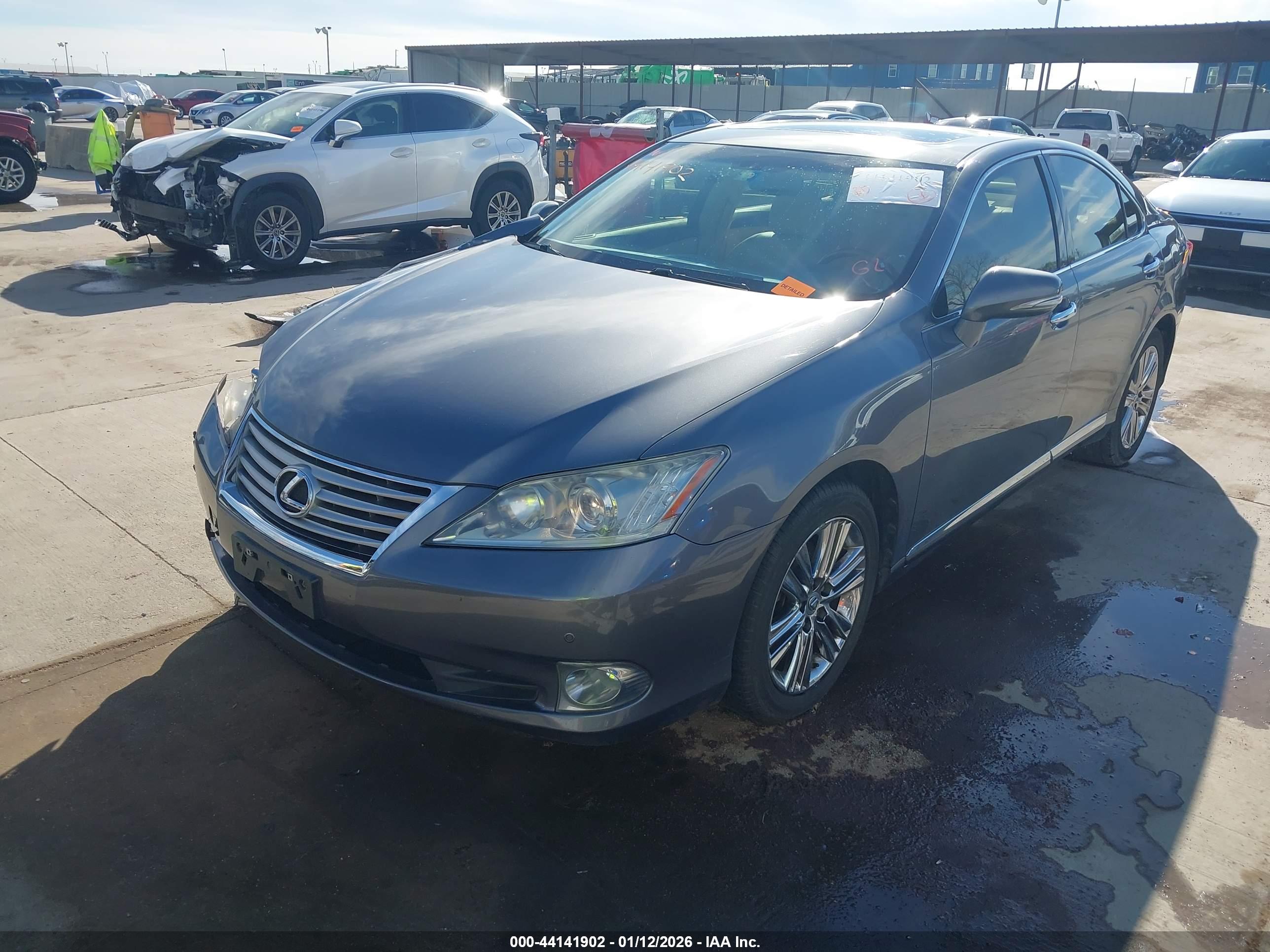 LEXUS ES image 2