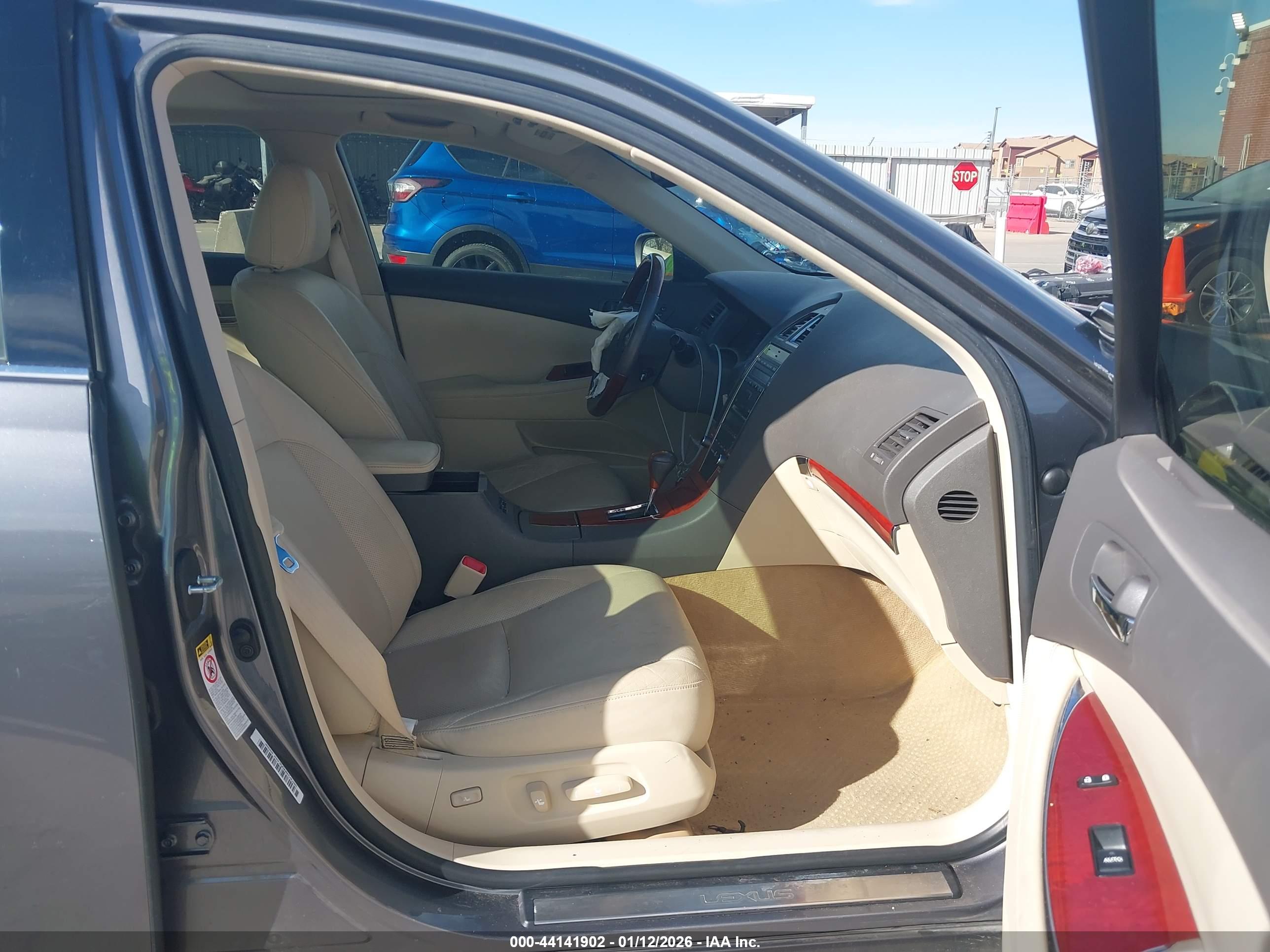 LEXUS ES image 5