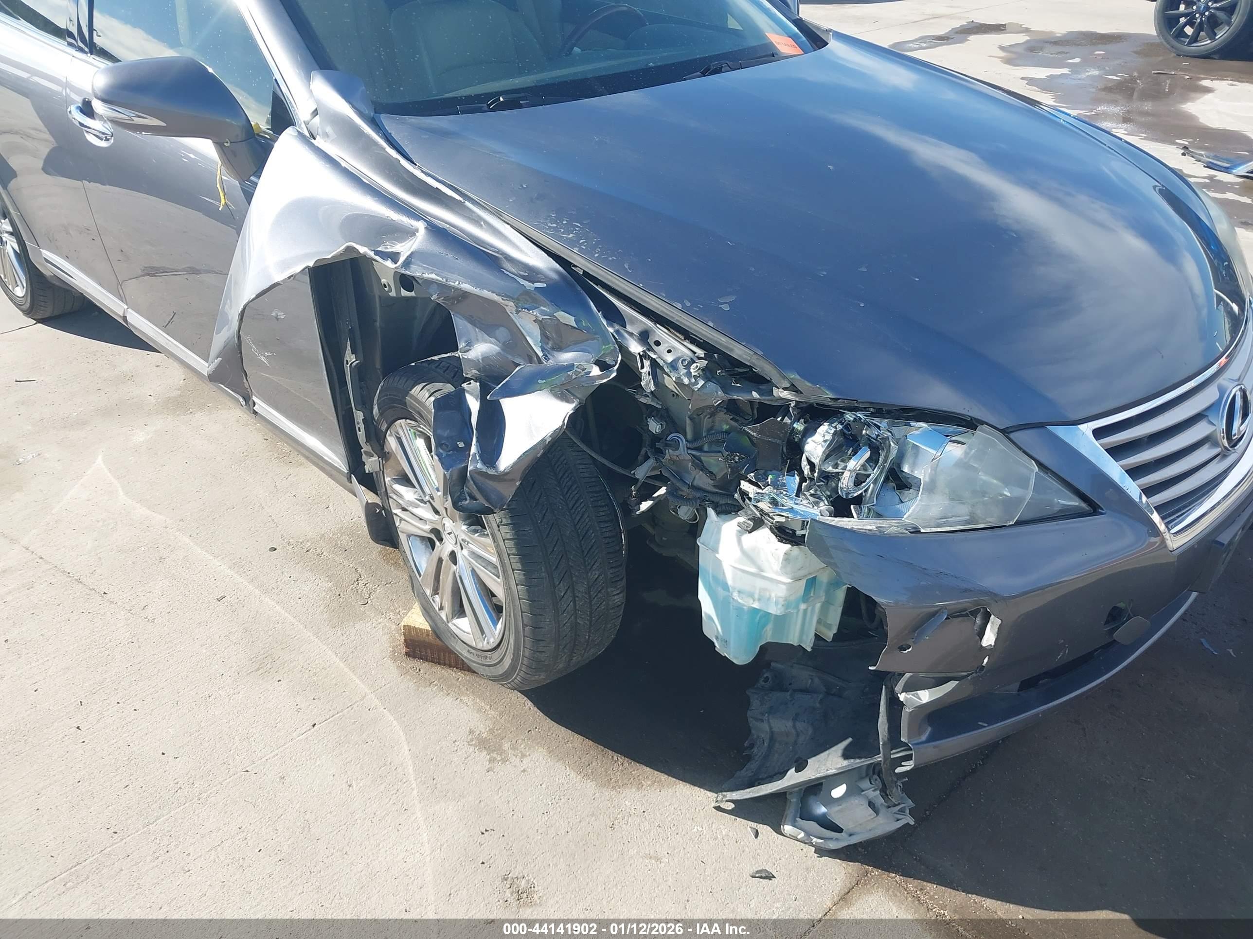 LEXUS ES image 6