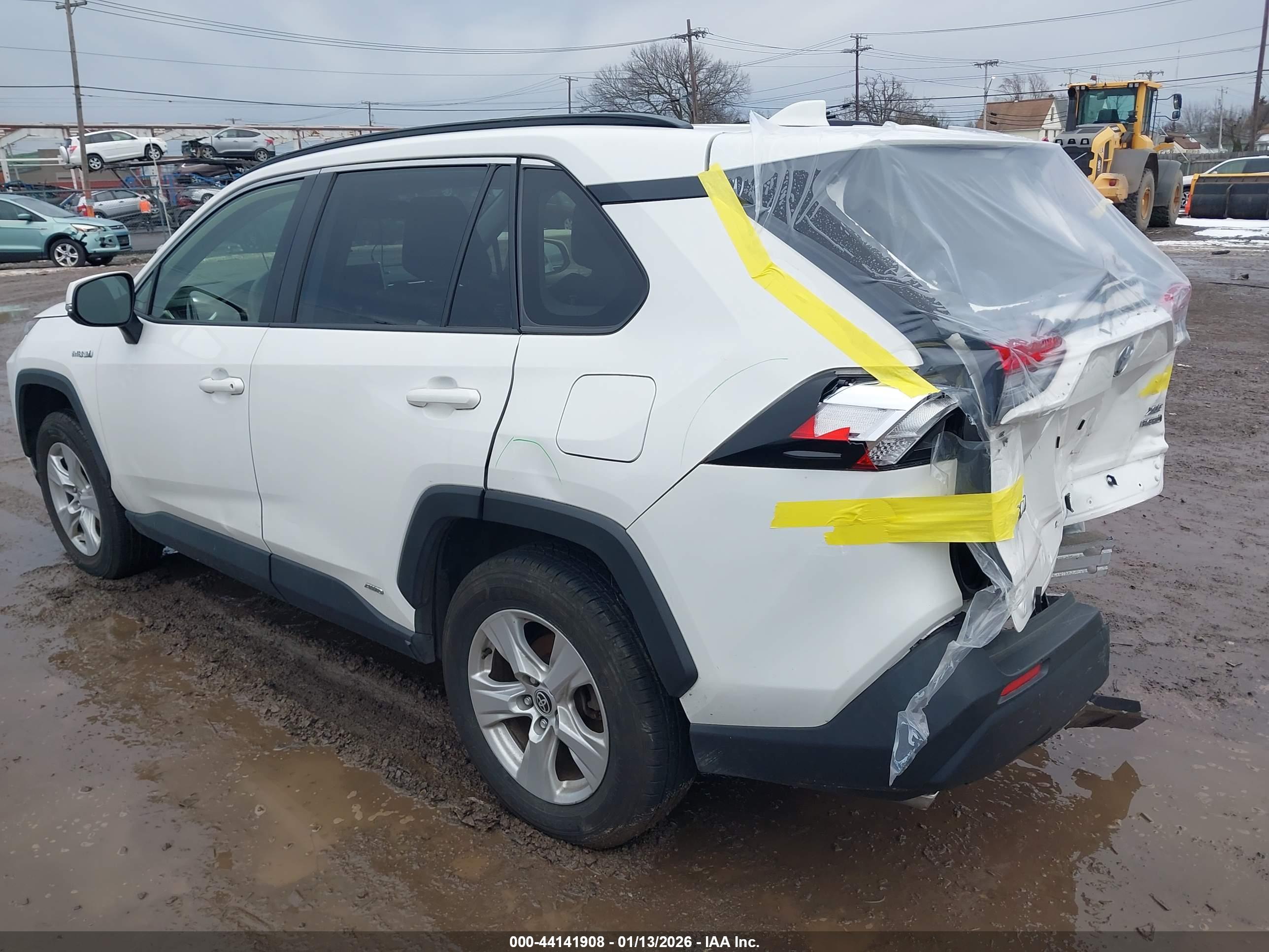TOYOTA RAV4 image 3