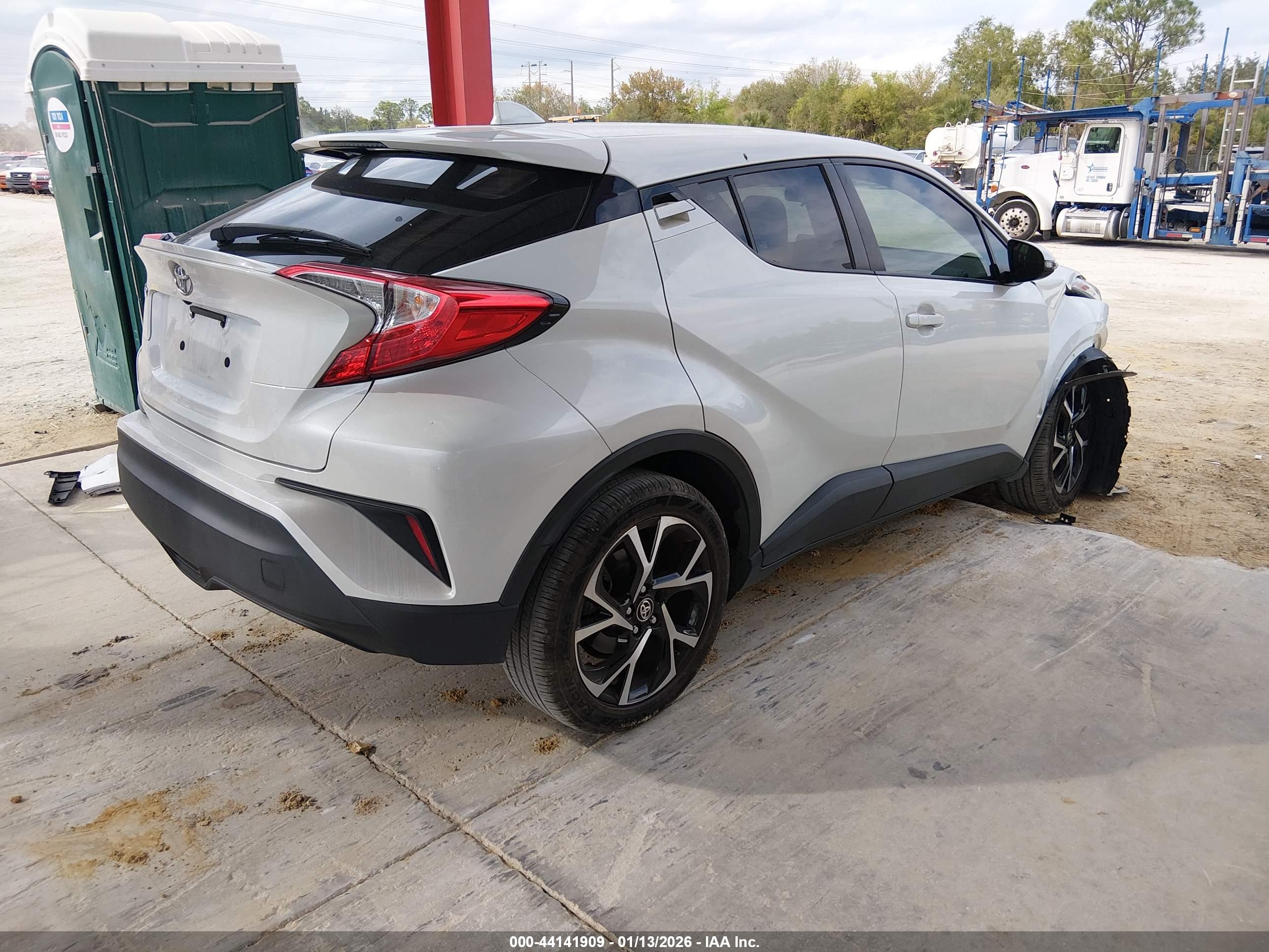 TOYOTA C-HR image 4