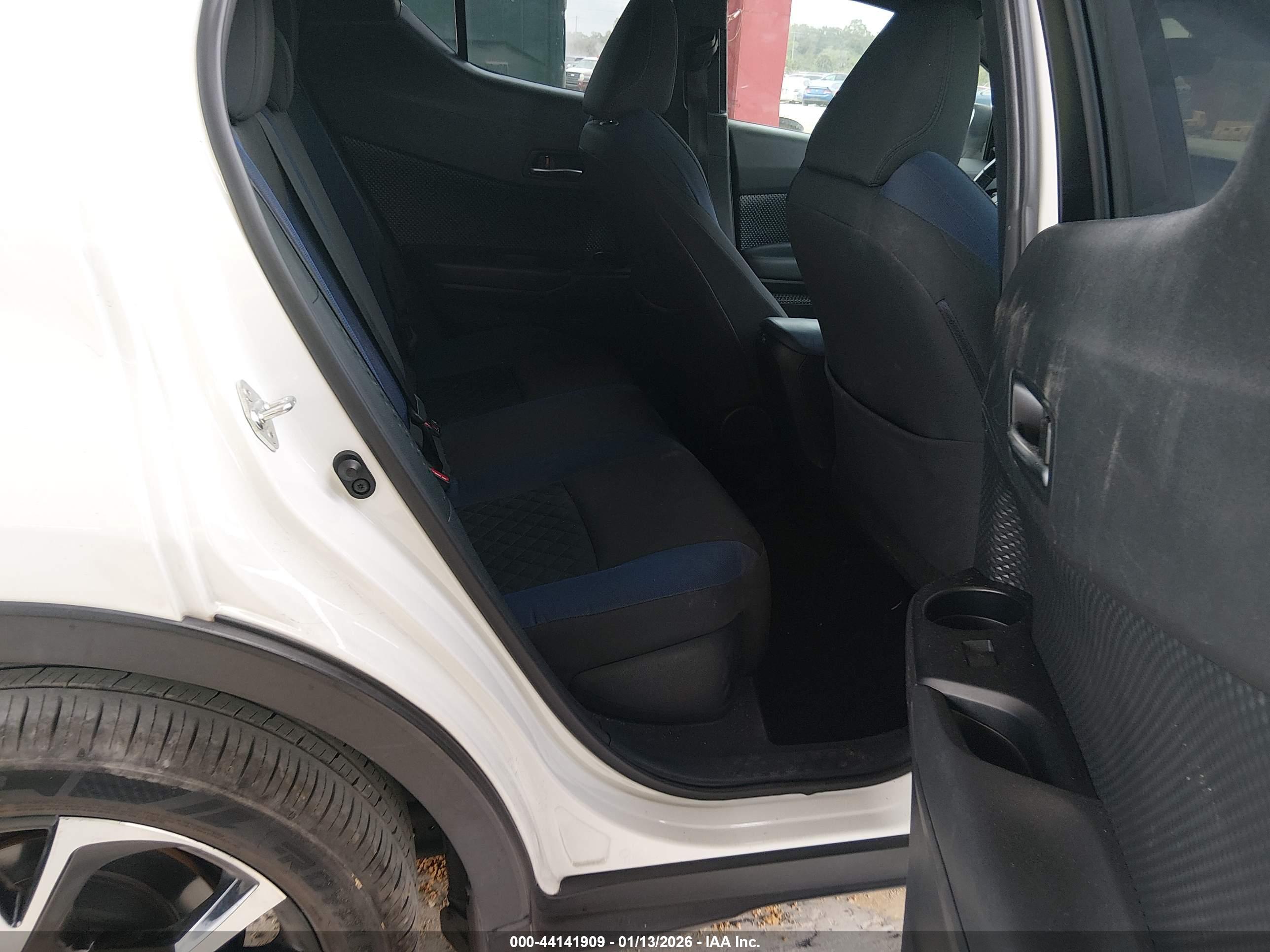 TOYOTA C-HR image 8