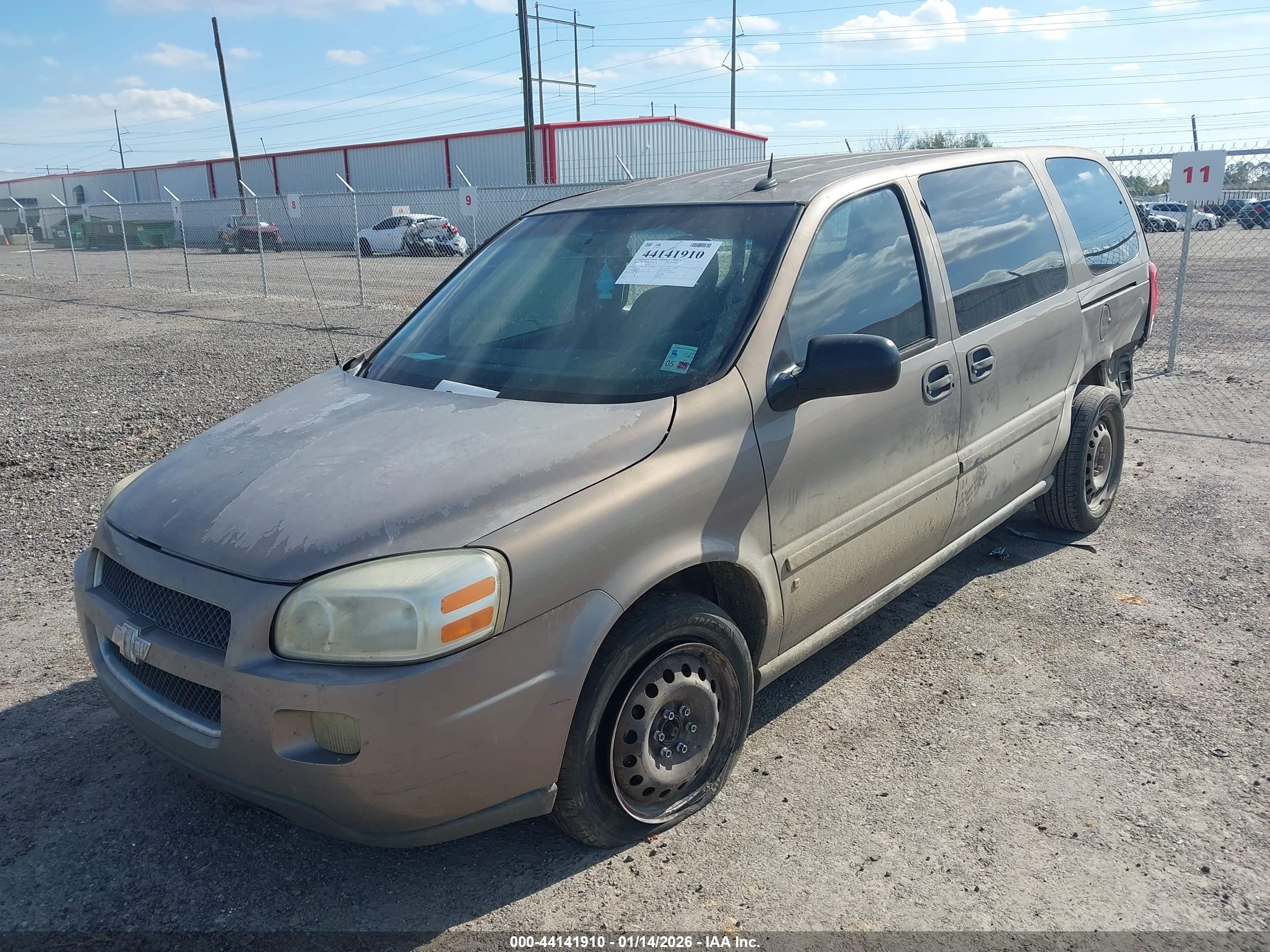CHEVROLET UPLANDER image 2