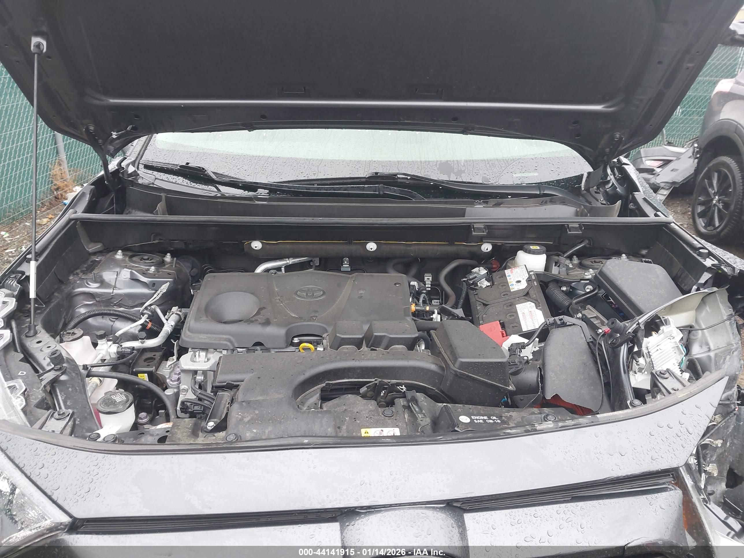 TOYOTA RAV4 image 10