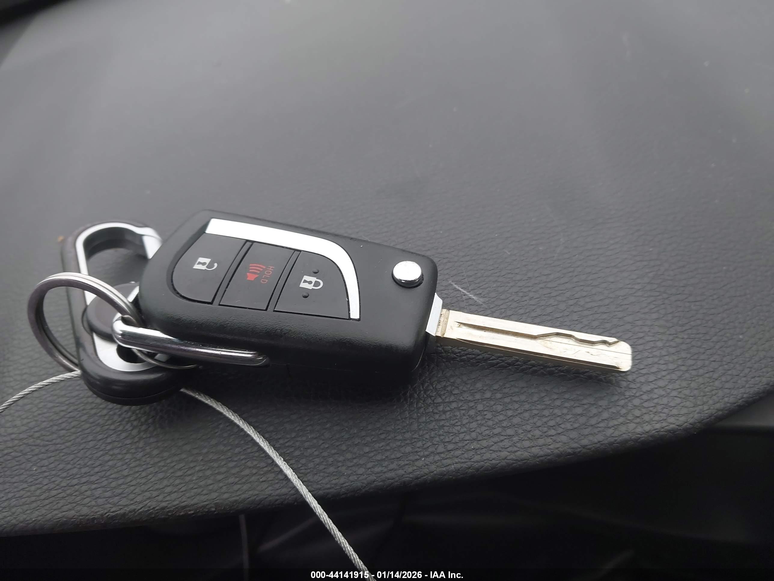 TOYOTA RAV4 image 11