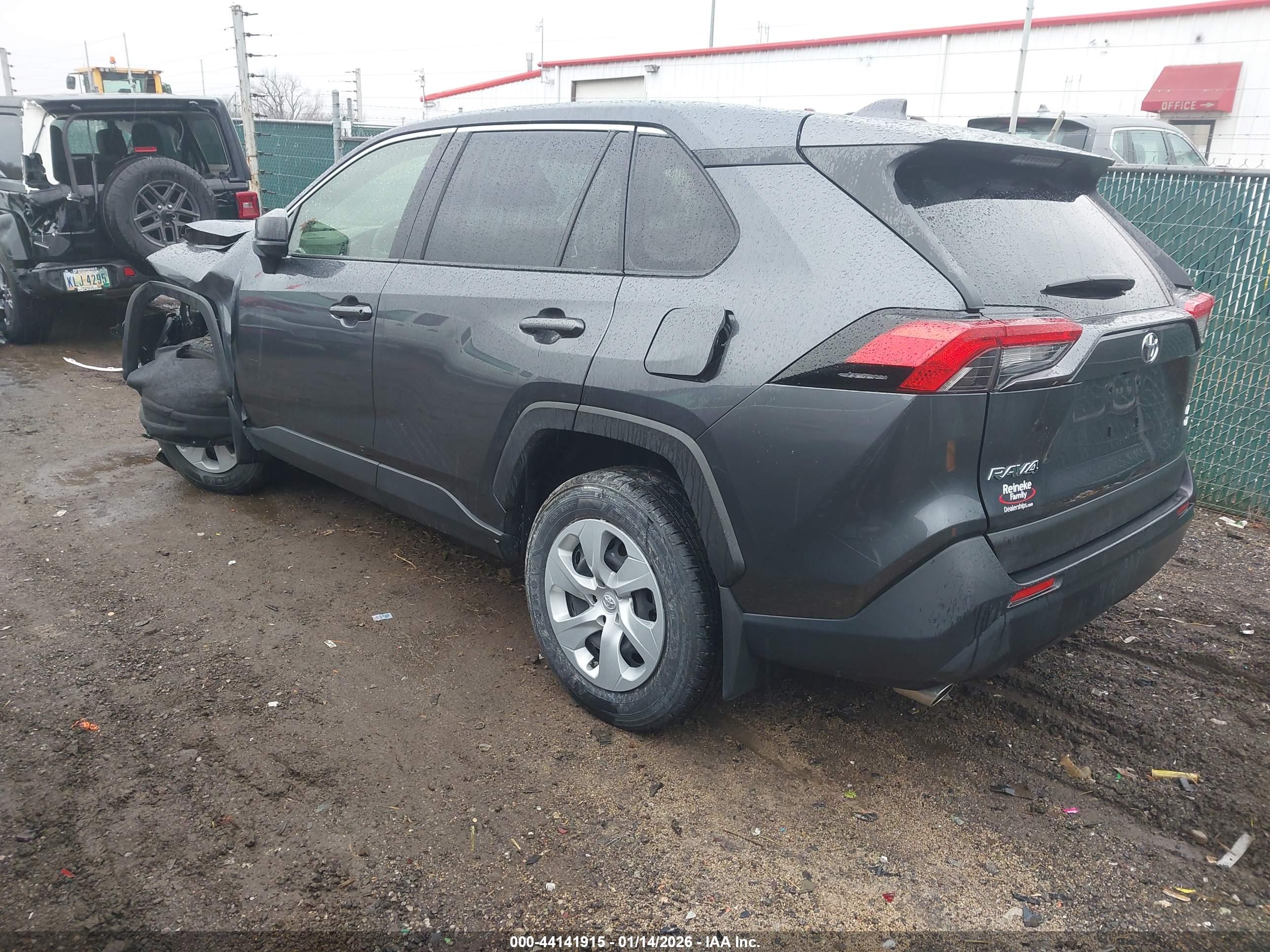 TOYOTA RAV4 image 3