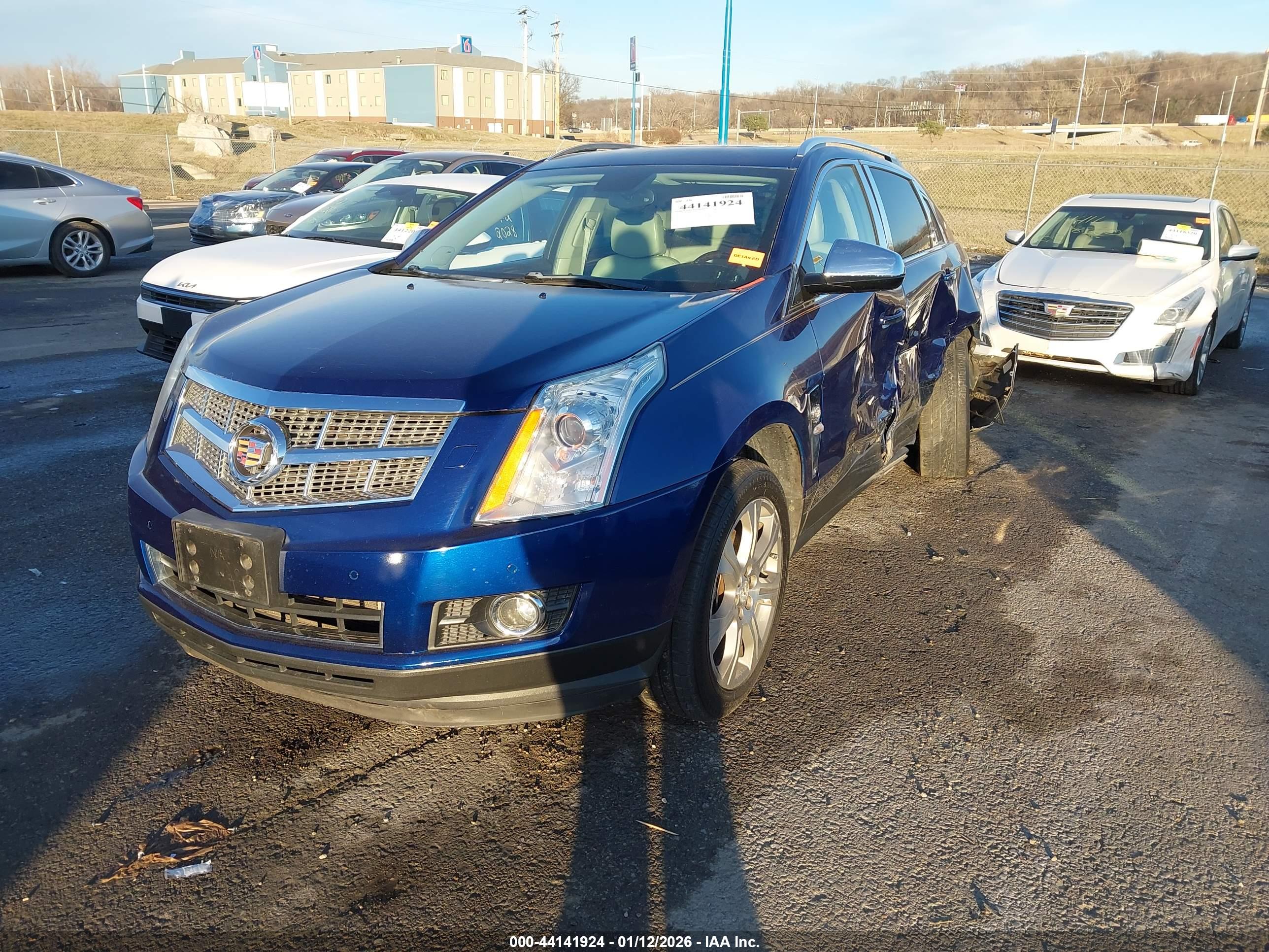 CADILLAC SRX image 2