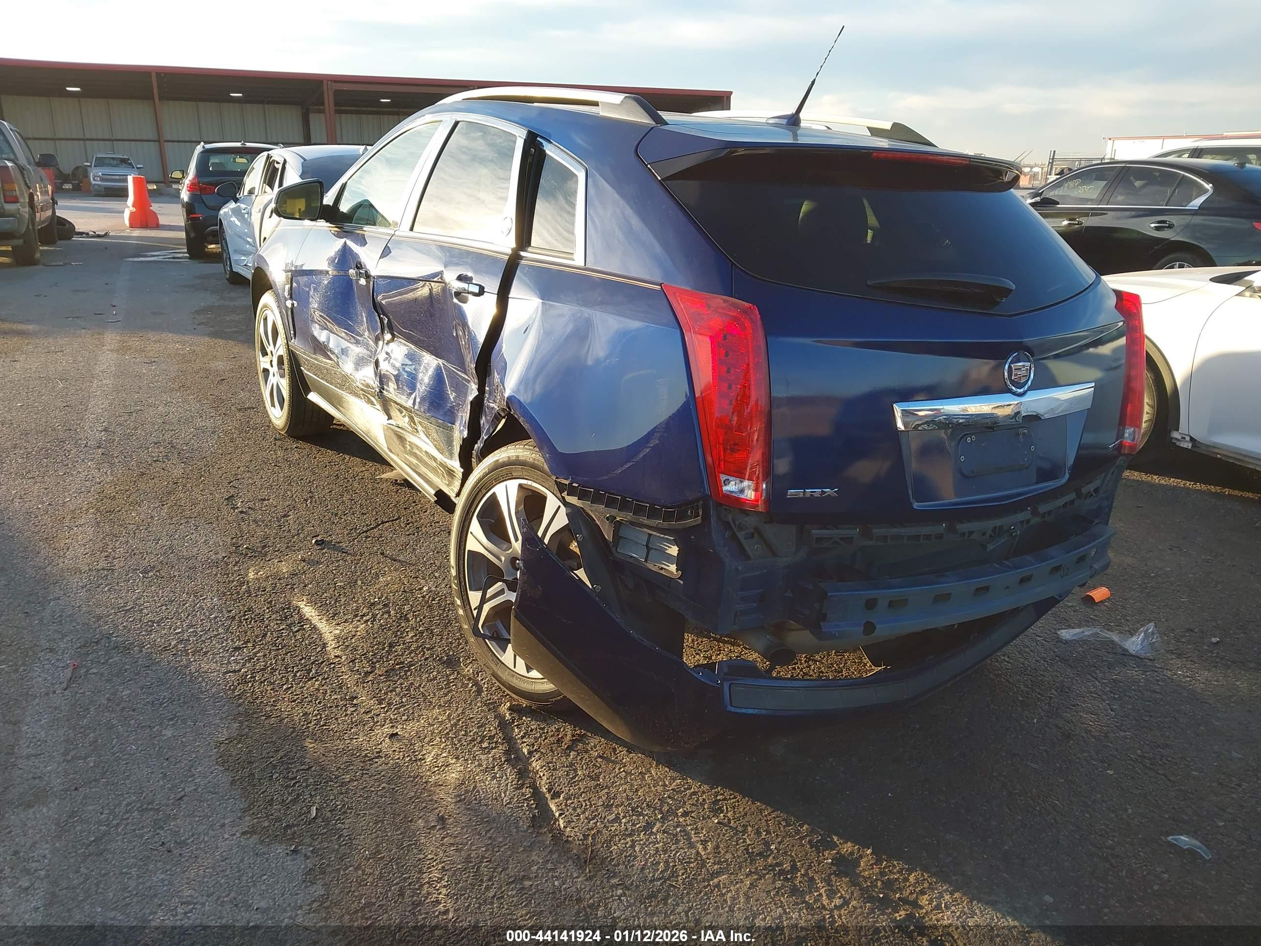 CADILLAC SRX image 3