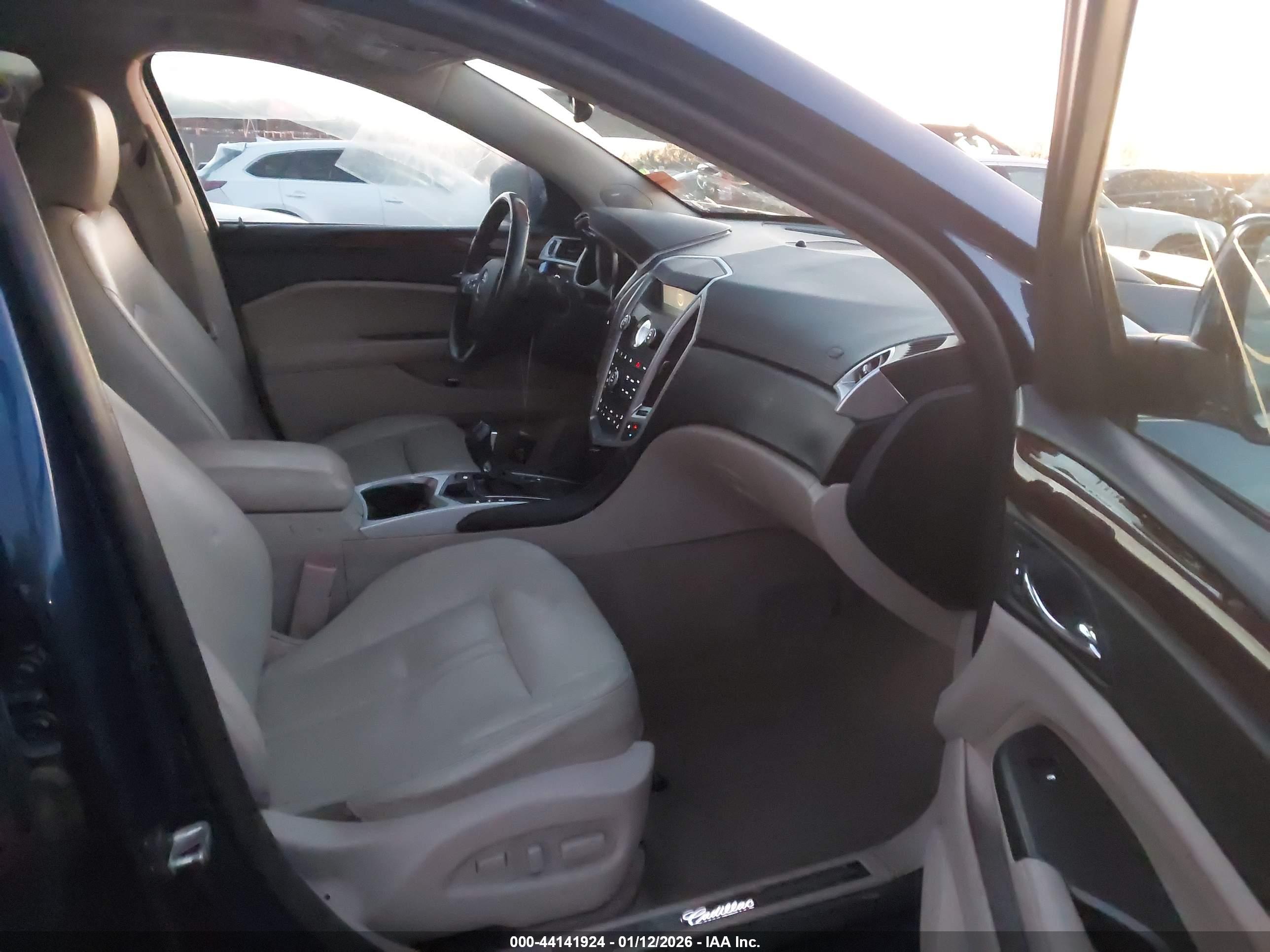 CADILLAC SRX image 5