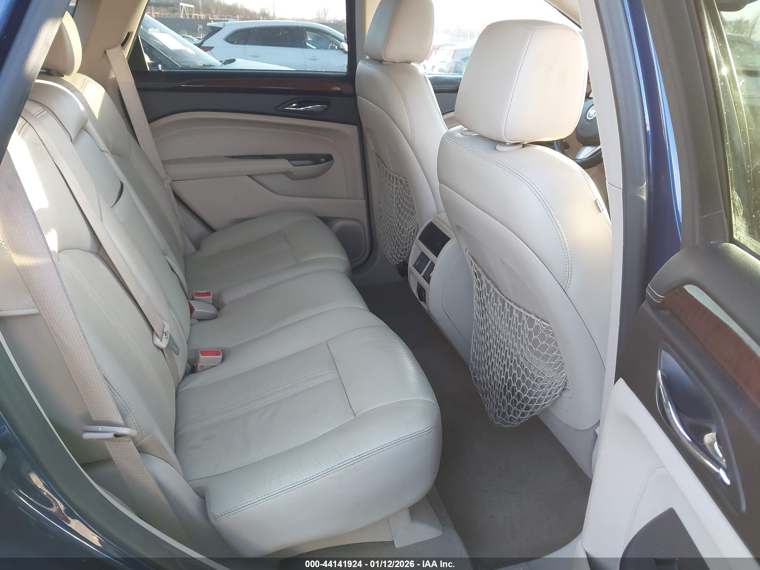 CADILLAC SRX image 8