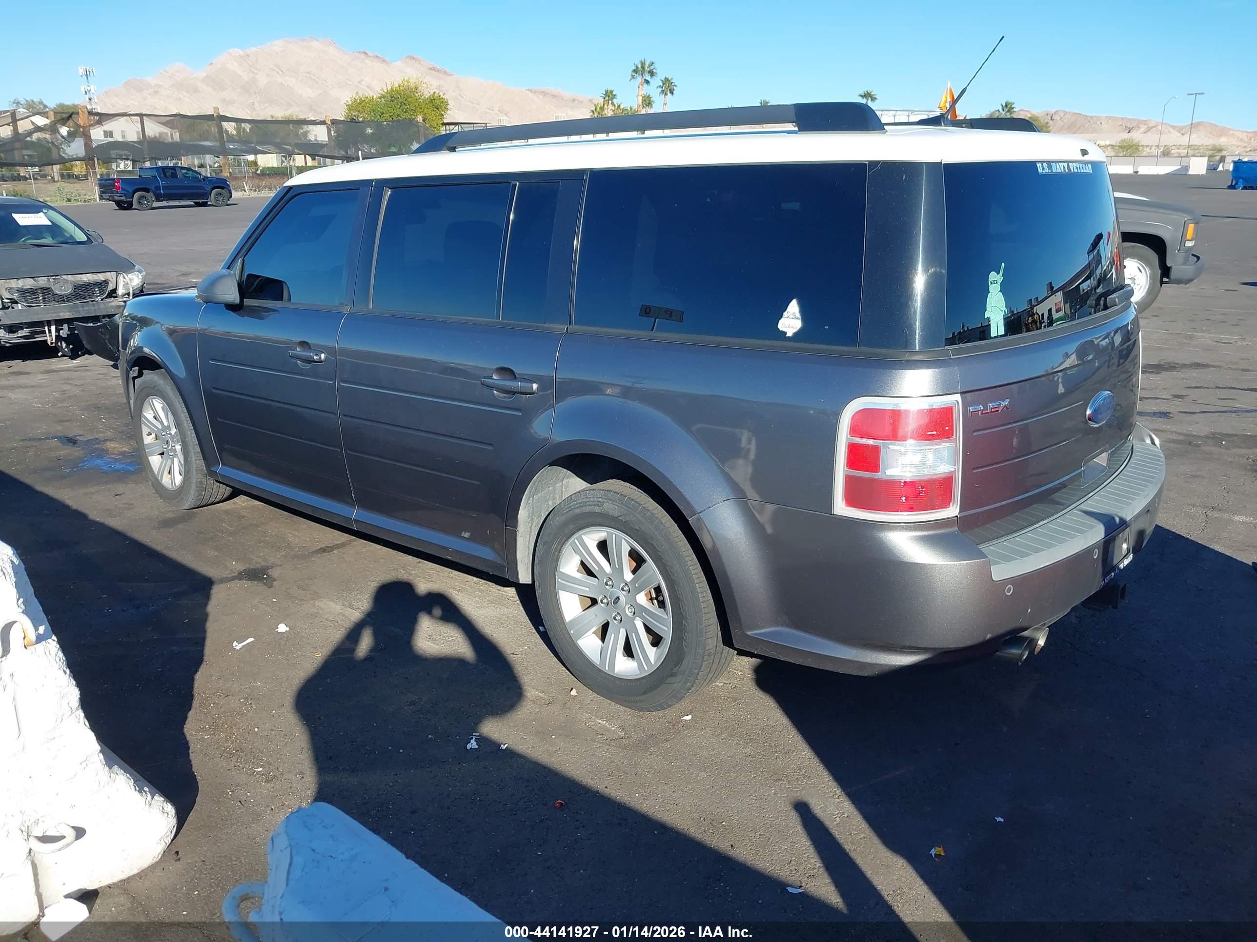 FORD FLEX image 3