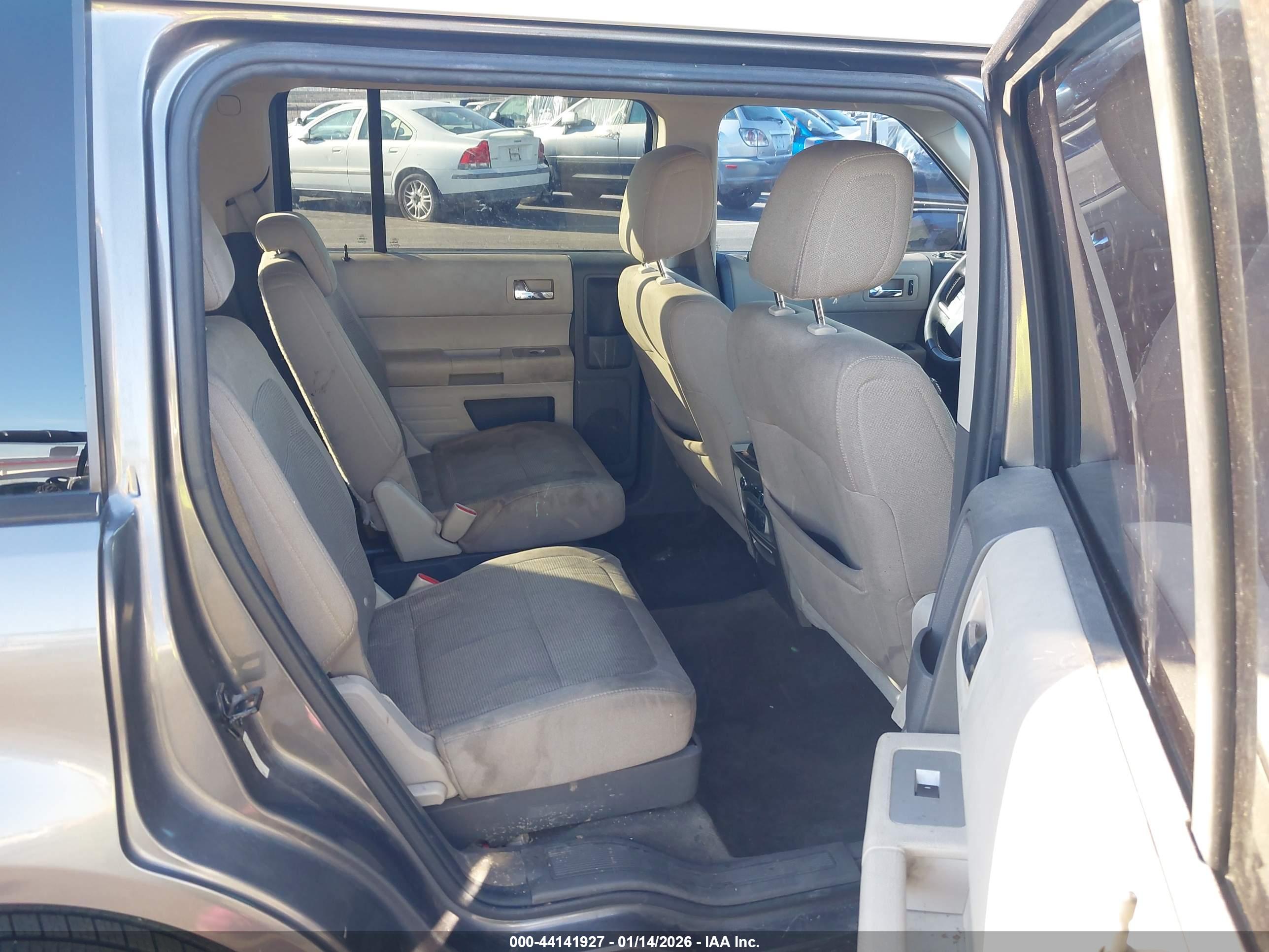 FORD FLEX image 8