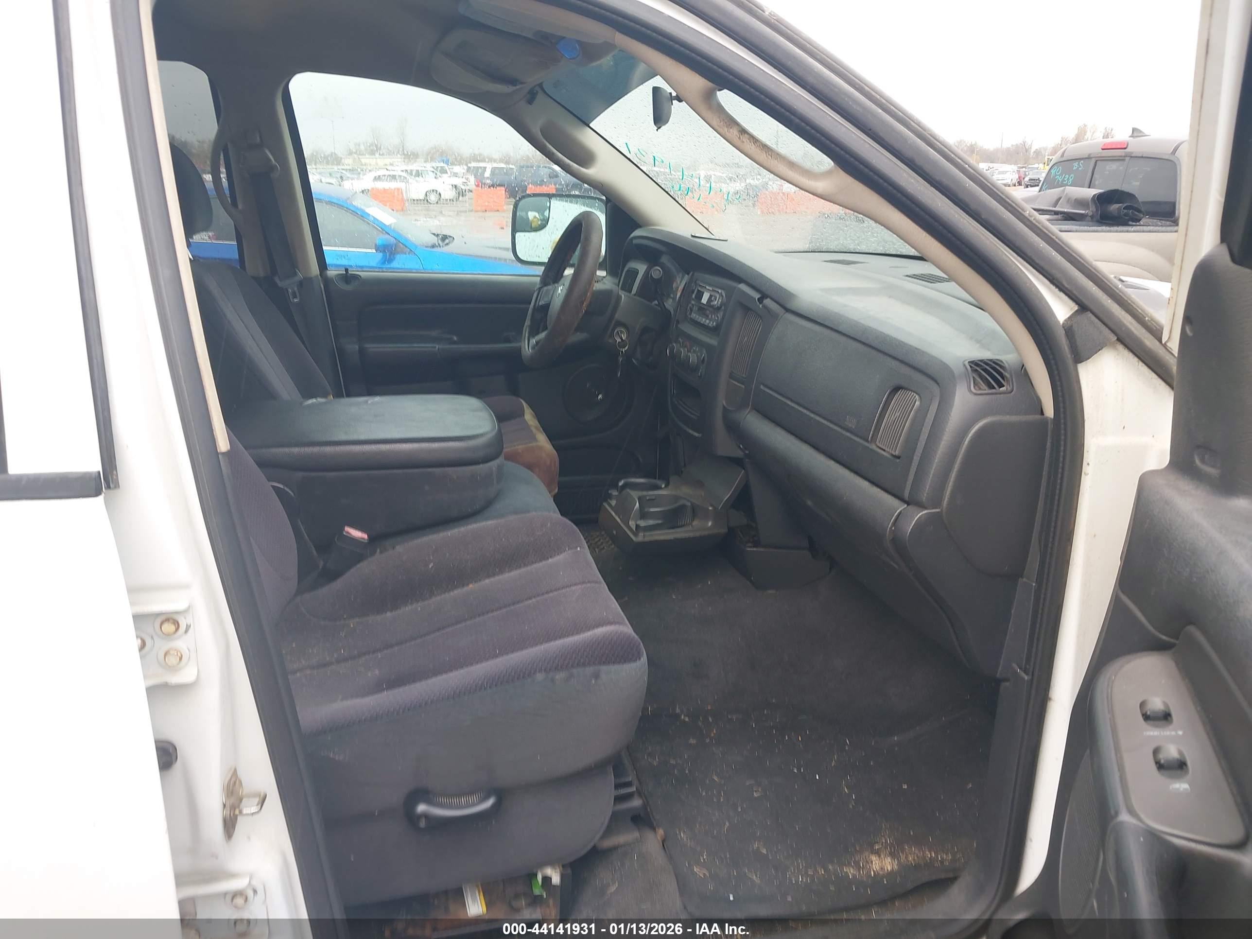DODGE RAM image 5