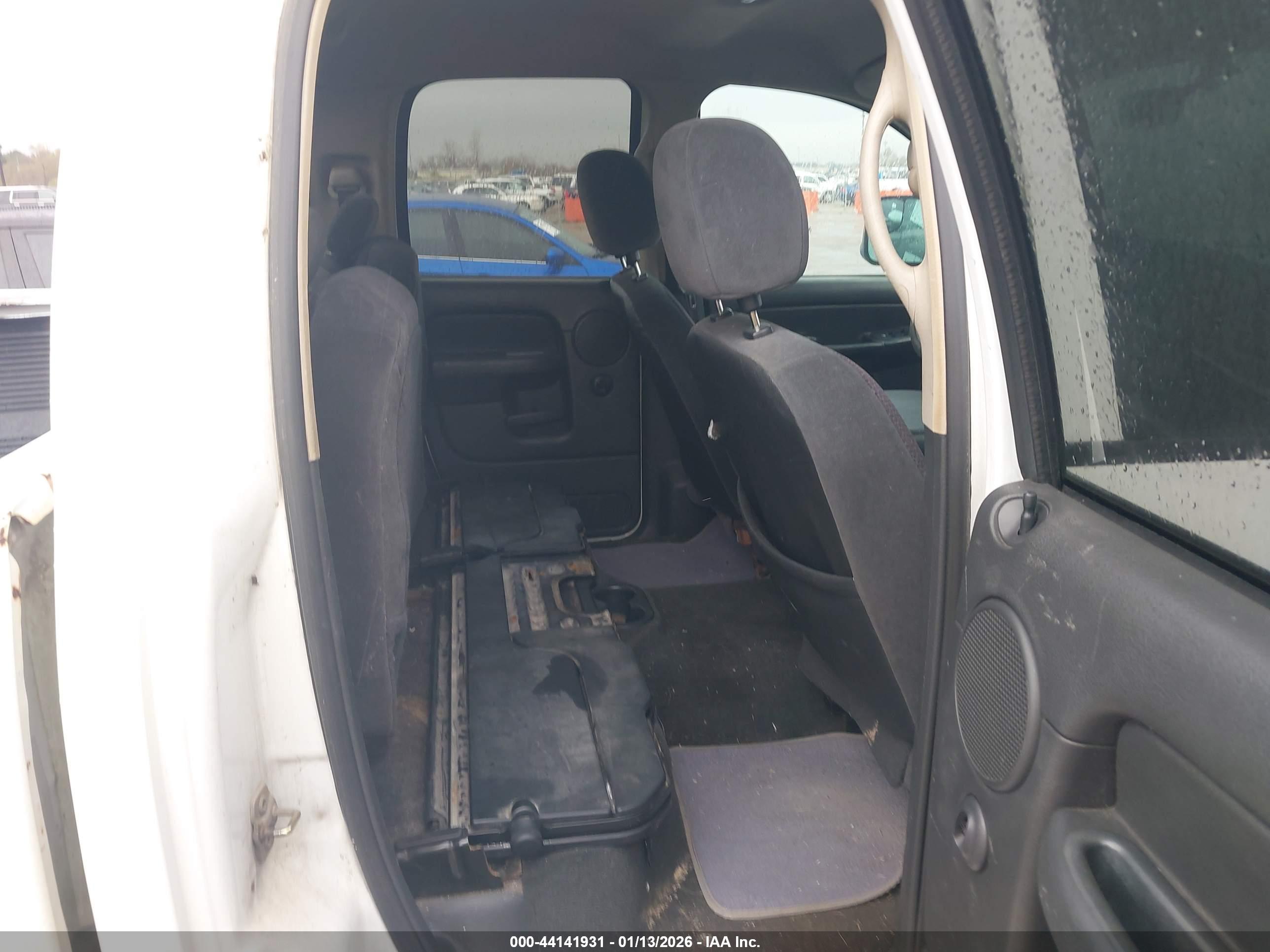 DODGE RAM image 8