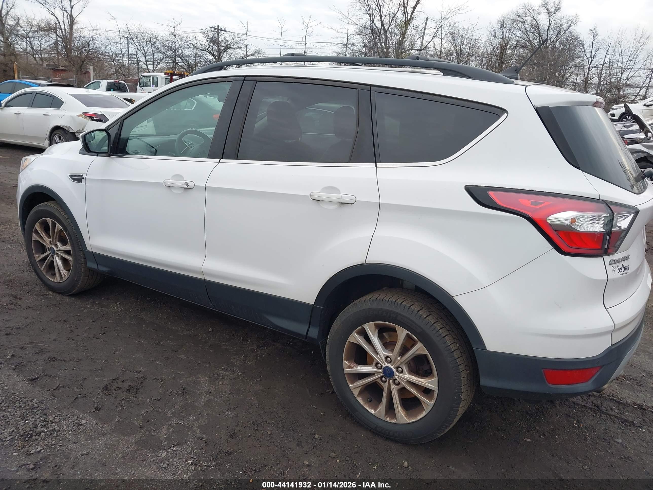 FORD ESCAPE image 3