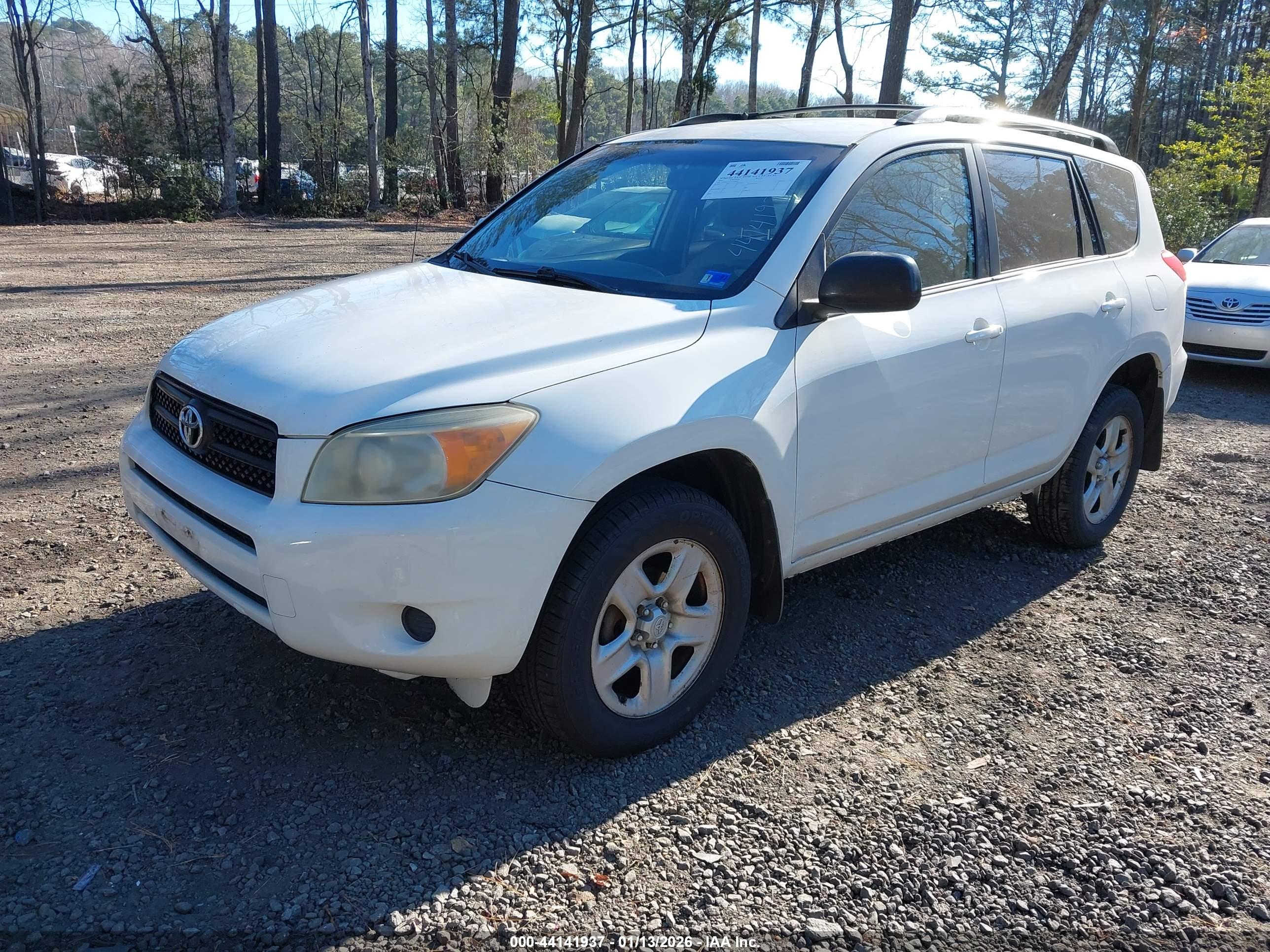 TOYOTA RAV4 image 2