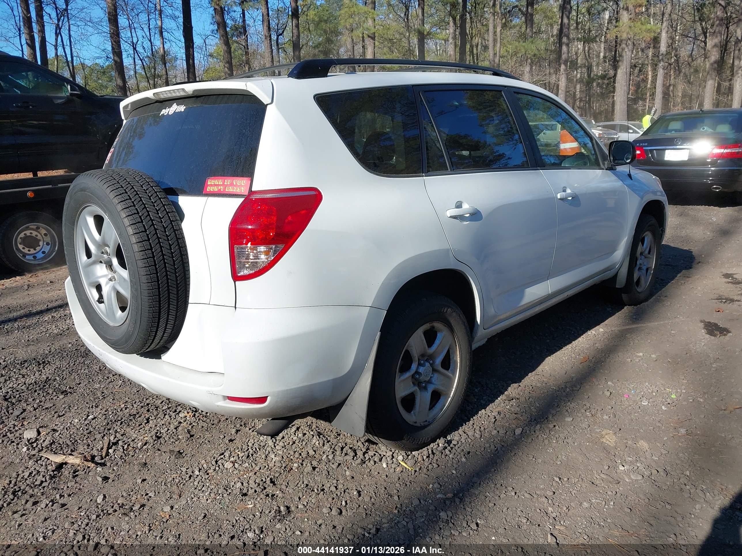 TOYOTA RAV4 image 4
