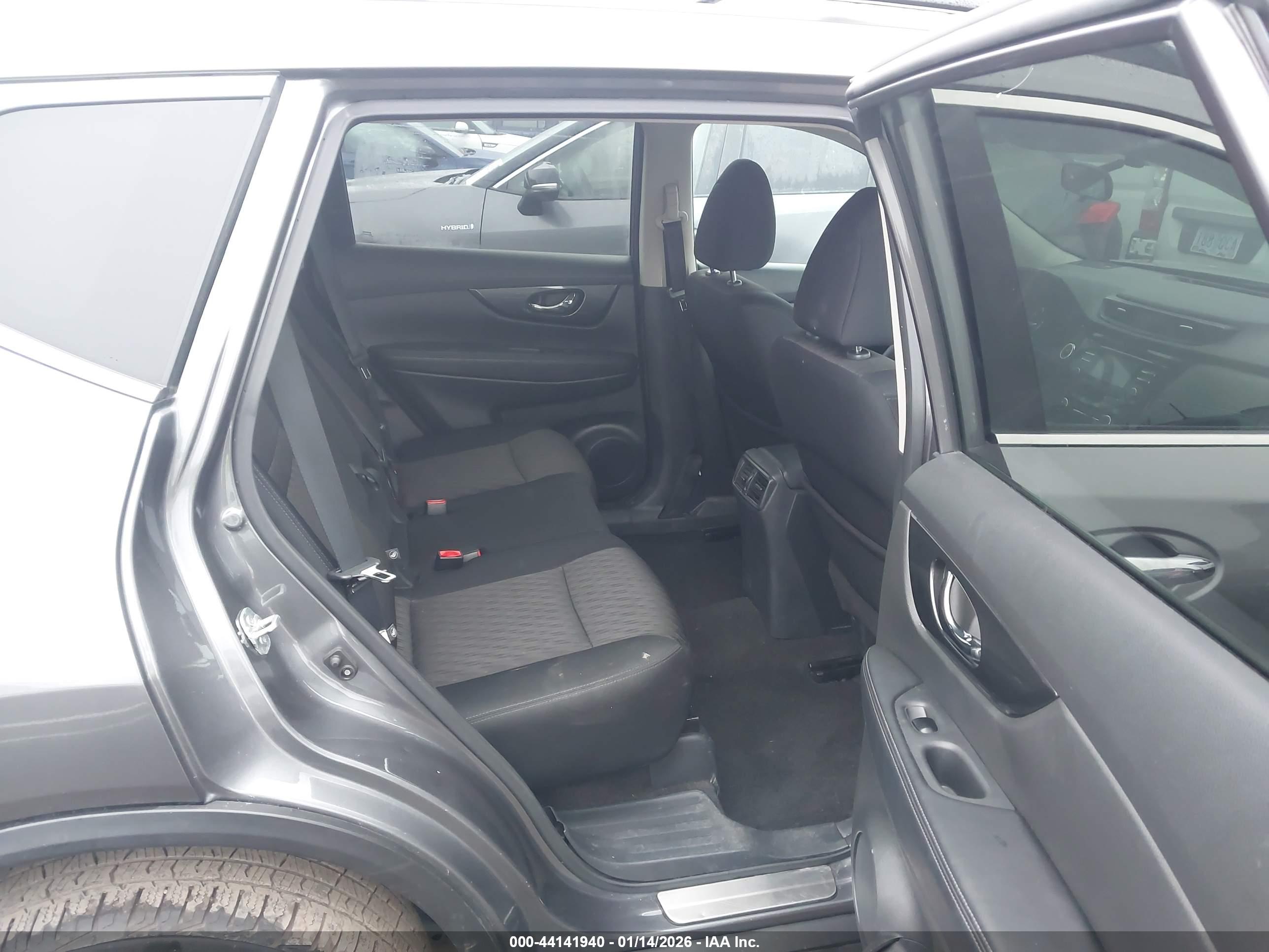 NISSAN ROGUE image 8