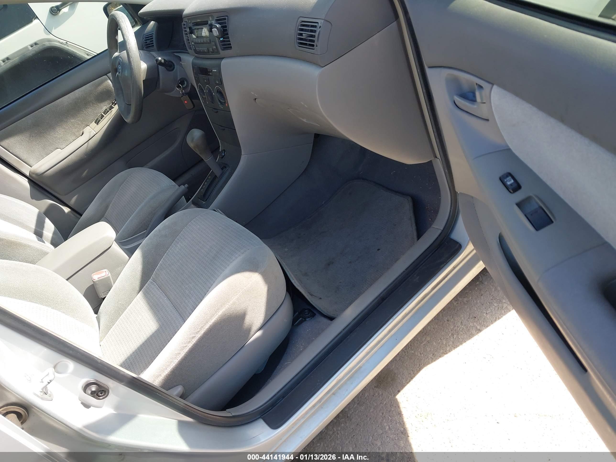 TOYOTA COROLLA image 5