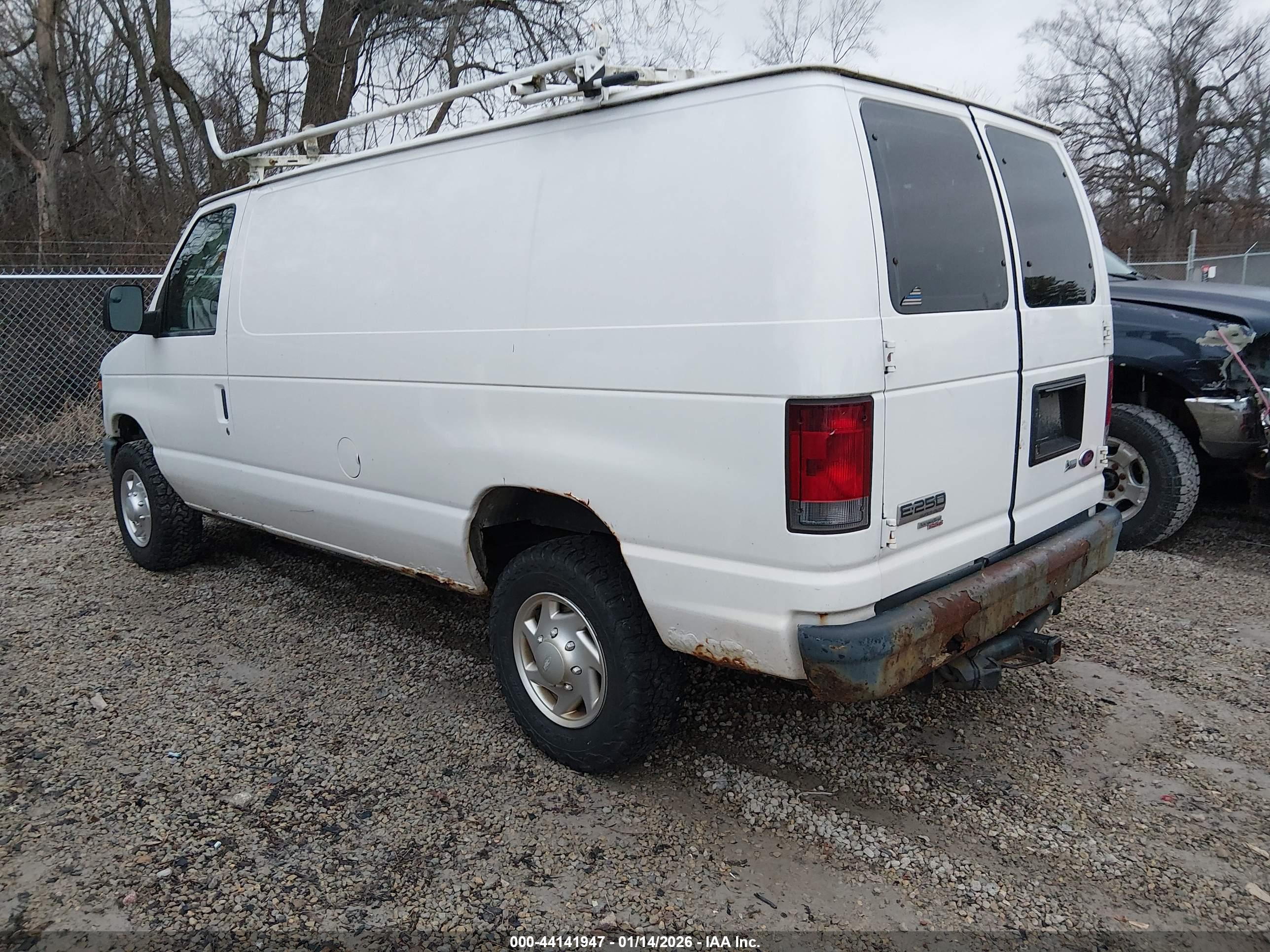 FORD E-250 image 3