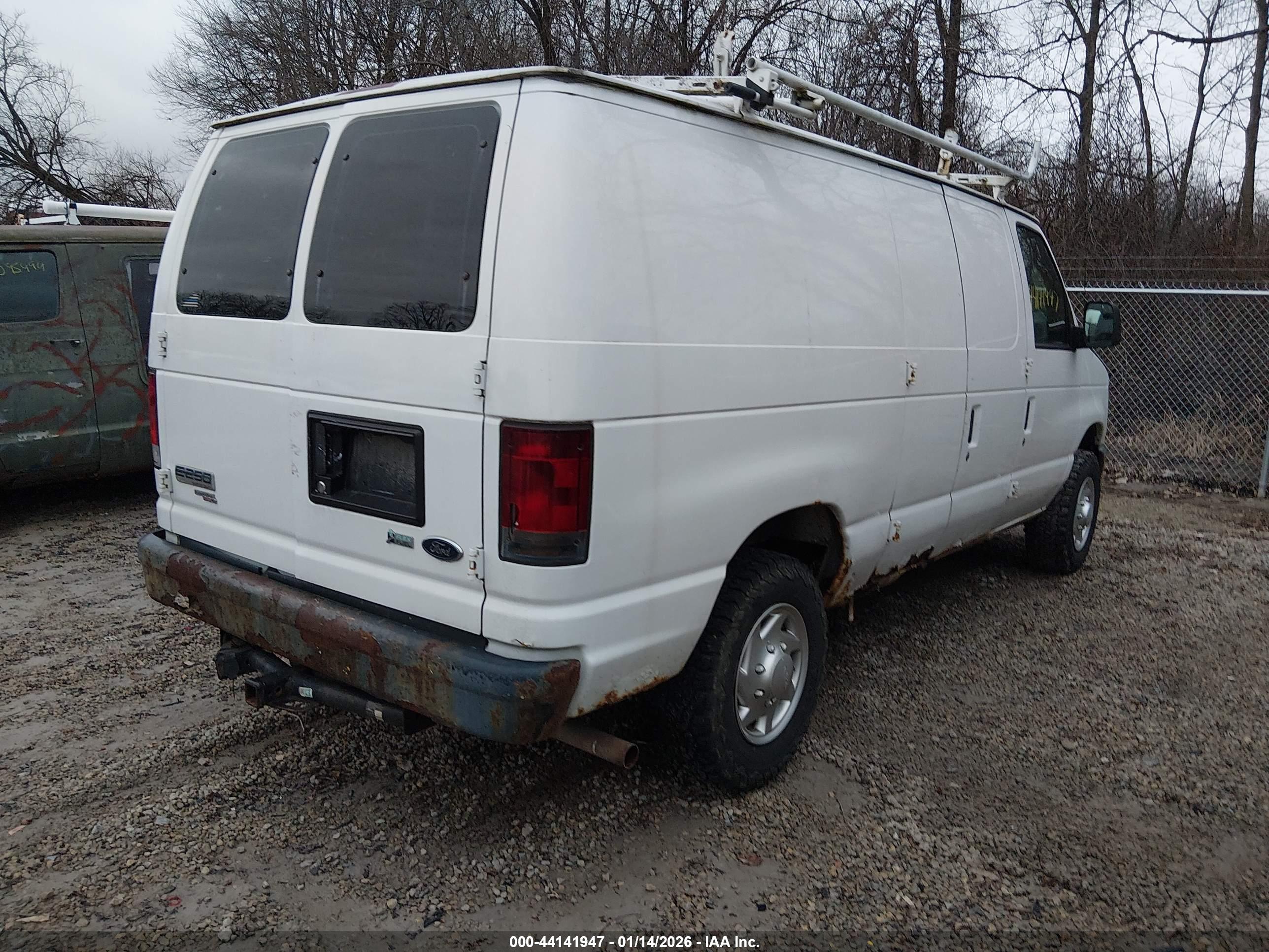 FORD E-250 image 4