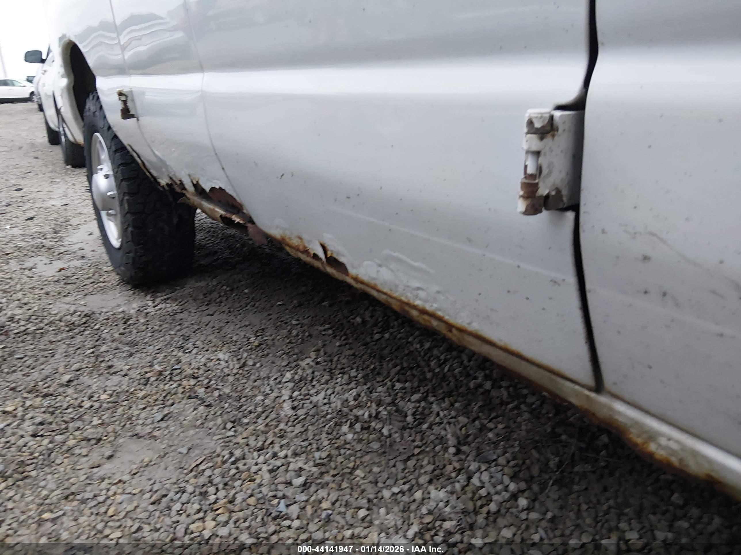 FORD E-250 image 6