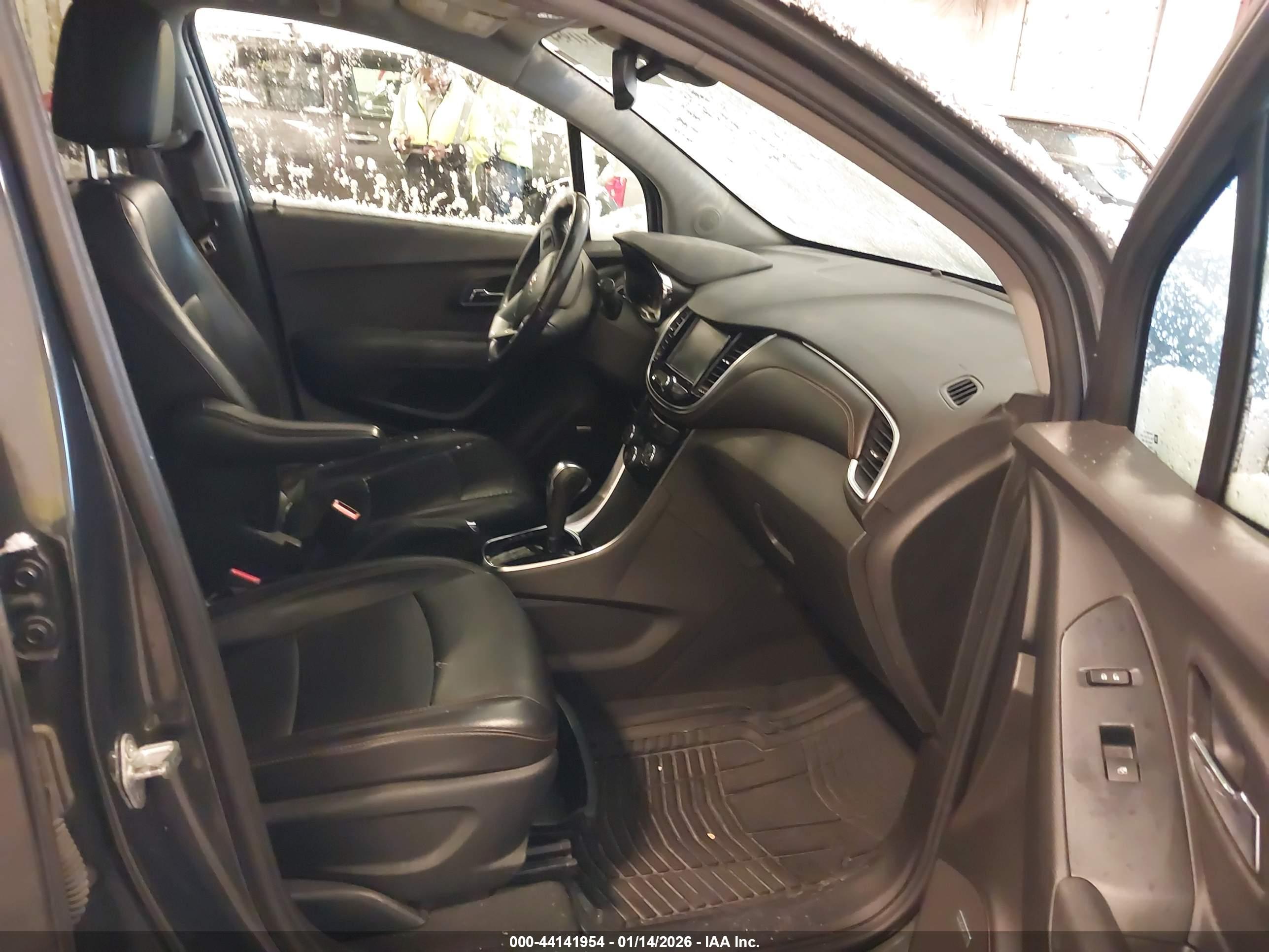 CHEVROLET TRAX image 5