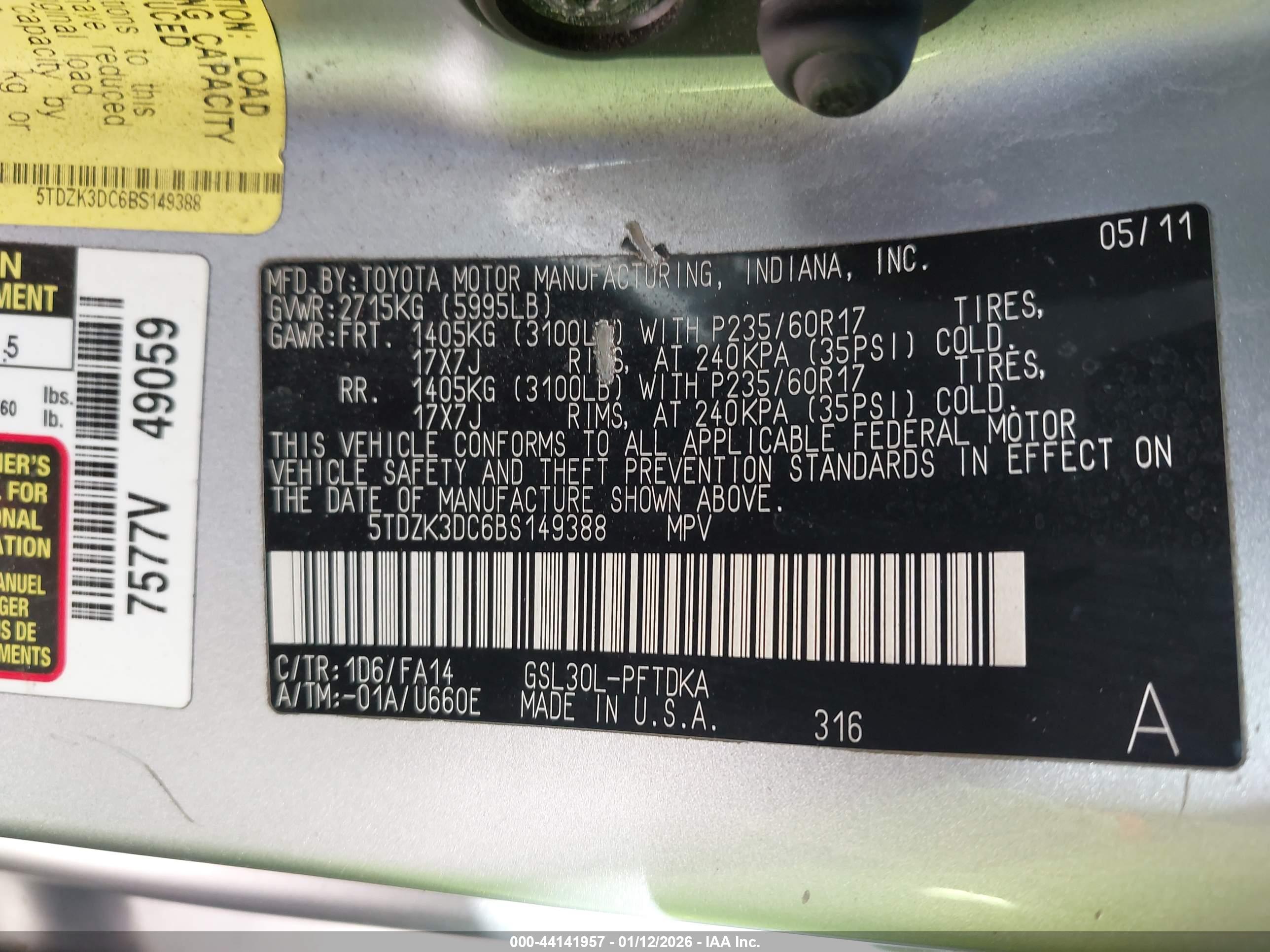 TOYOTA SIENNA image 9
