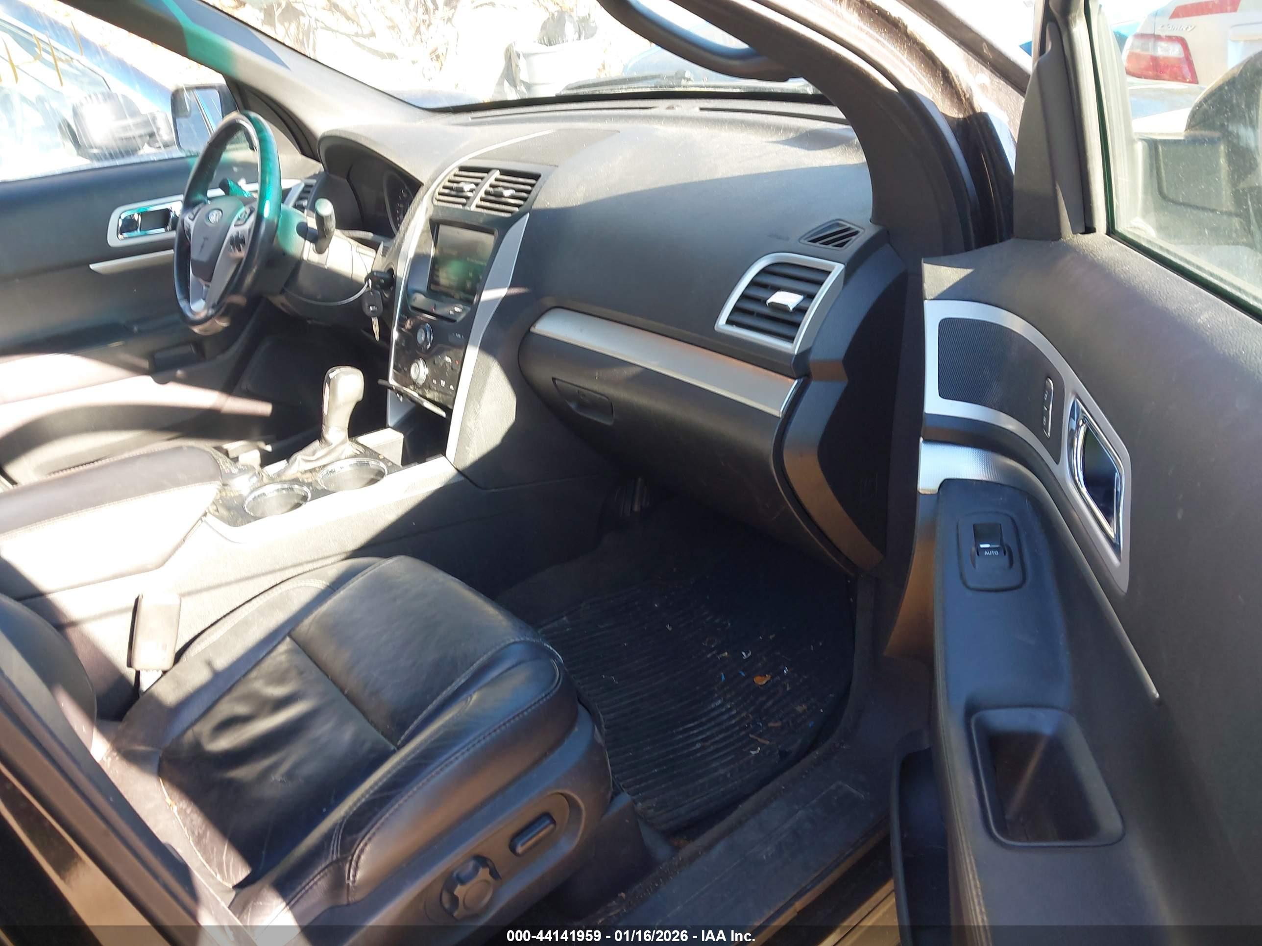 FORD EXPLORER image 5