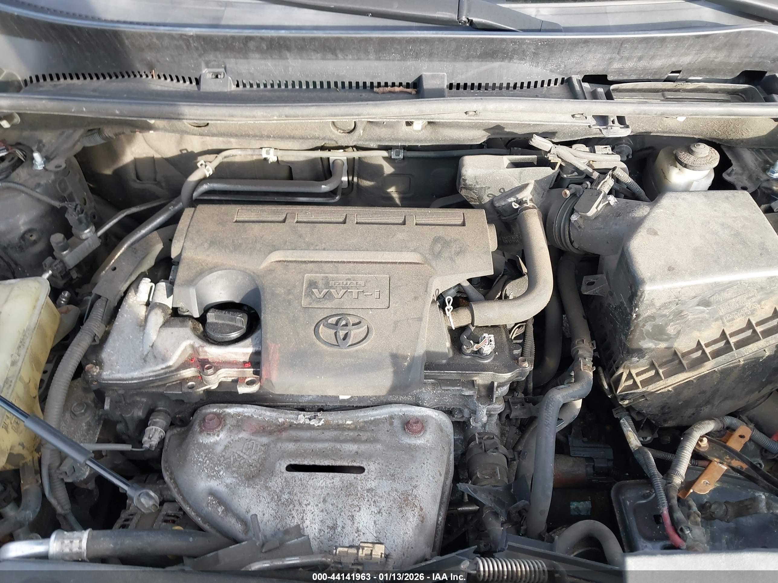 TOYOTA RAV4 image 10
