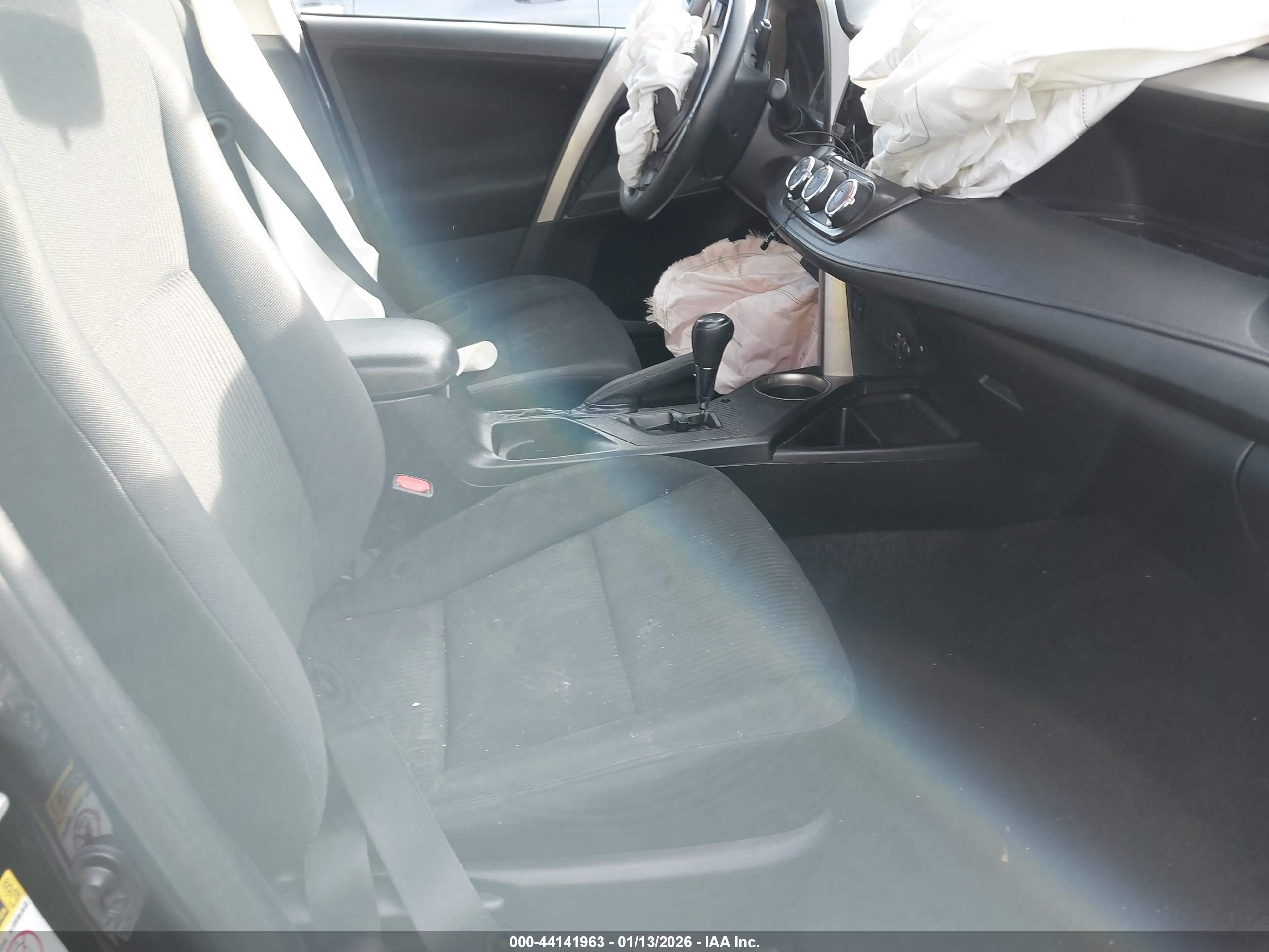 TOYOTA RAV4 image 5