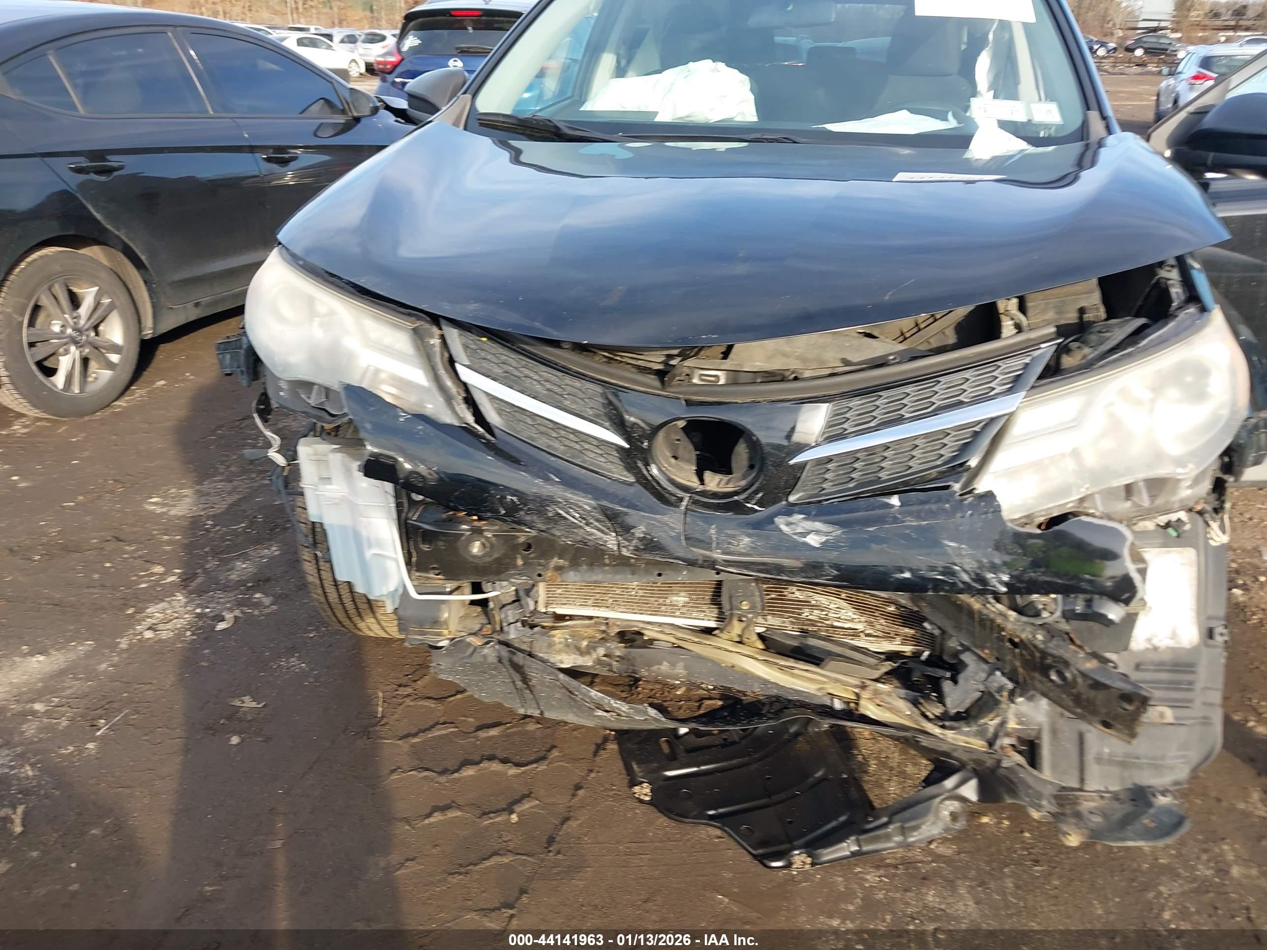 TOYOTA RAV4 image 6