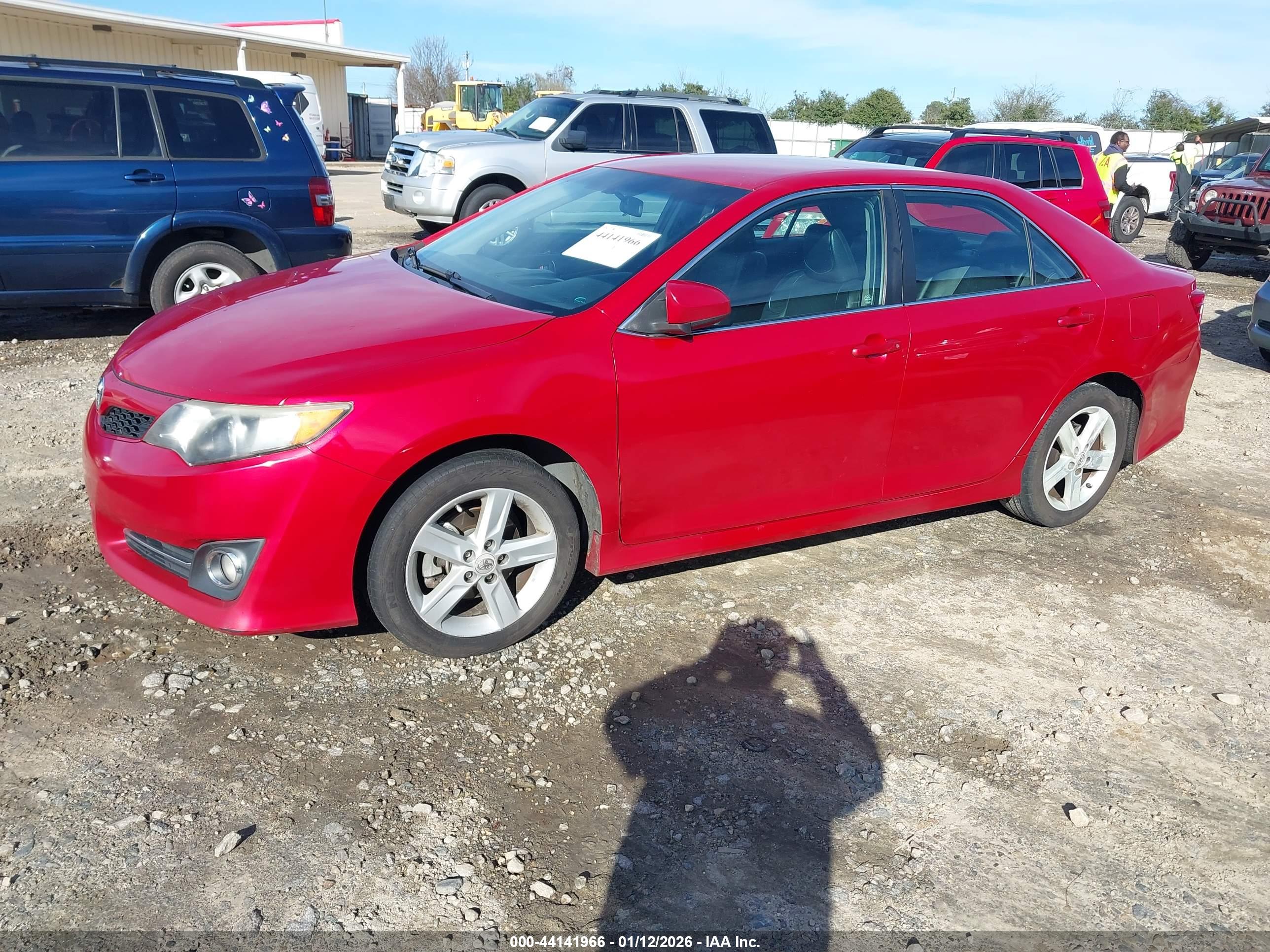 TOYOTA CAMRY image 2