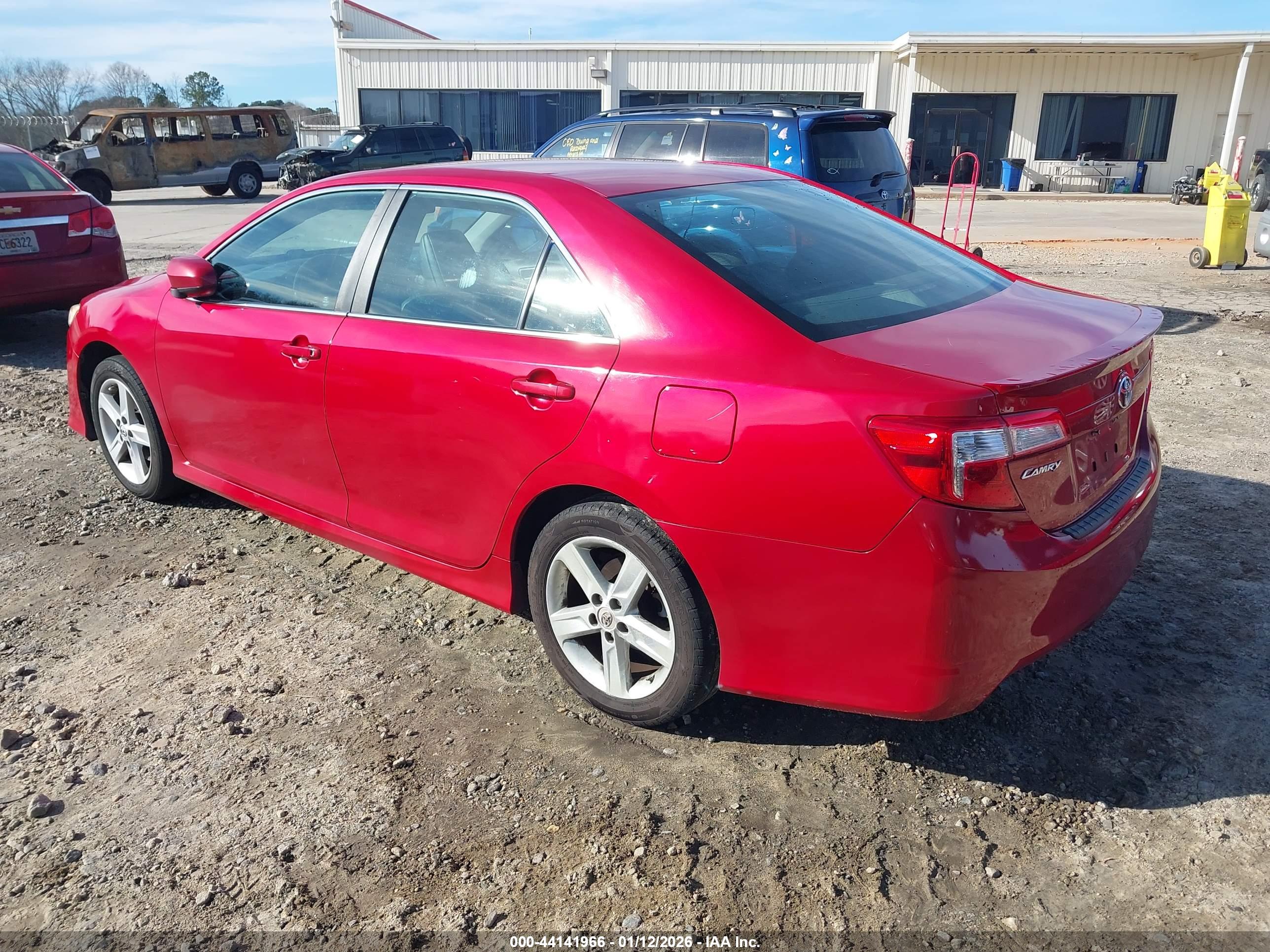 TOYOTA CAMRY image 3