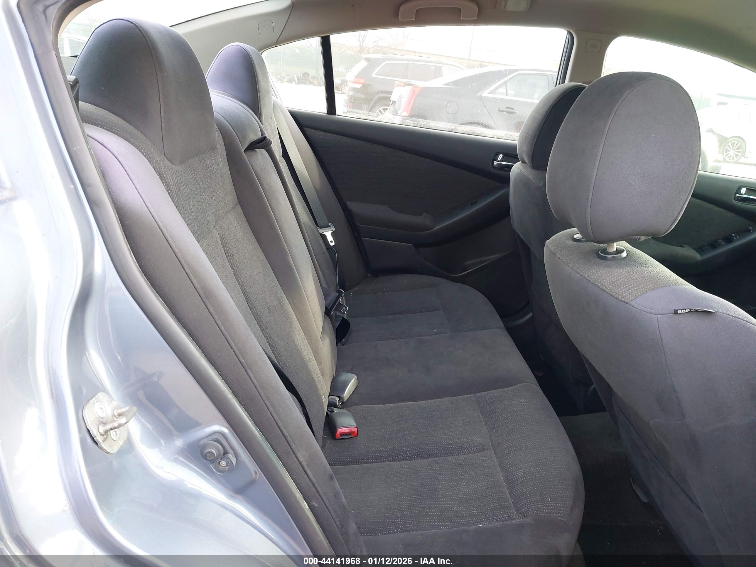NISSAN ALTIMA image 8