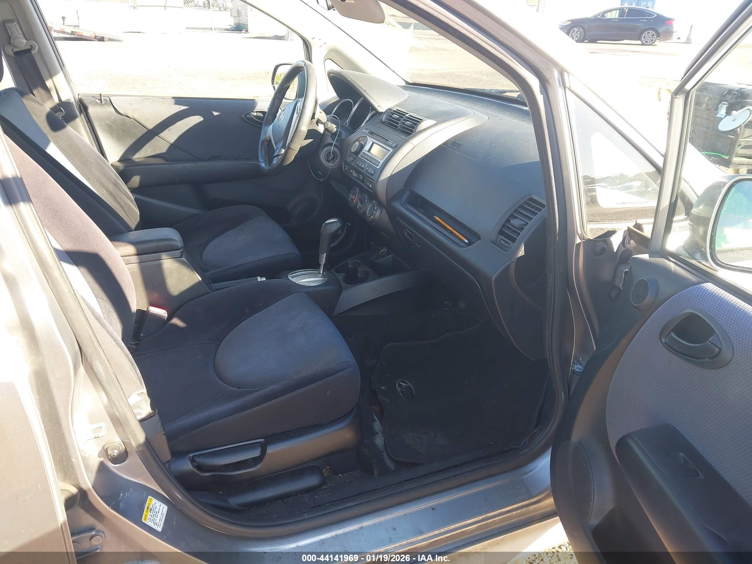 HONDA FIT image 5