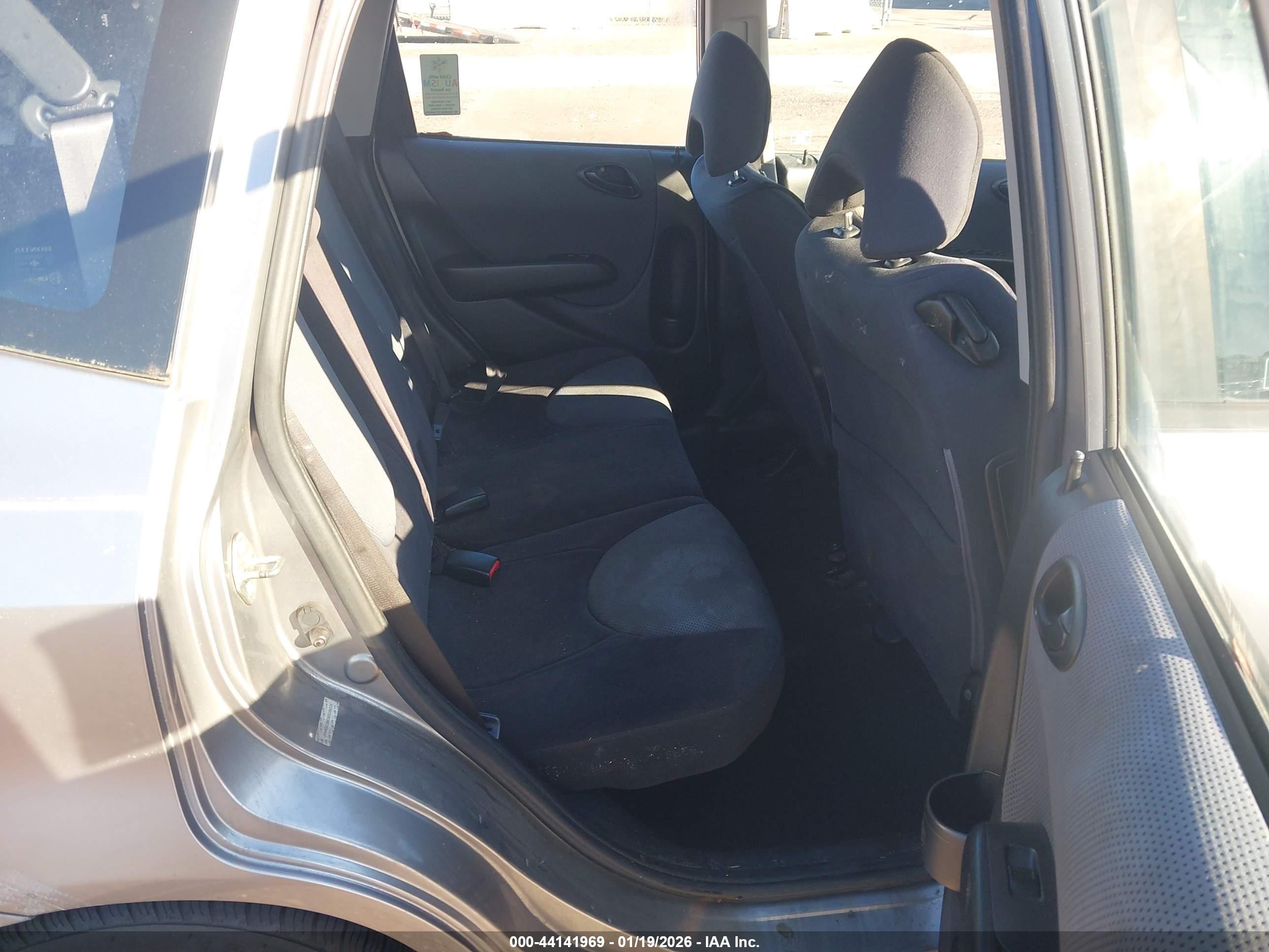 HONDA FIT image 8