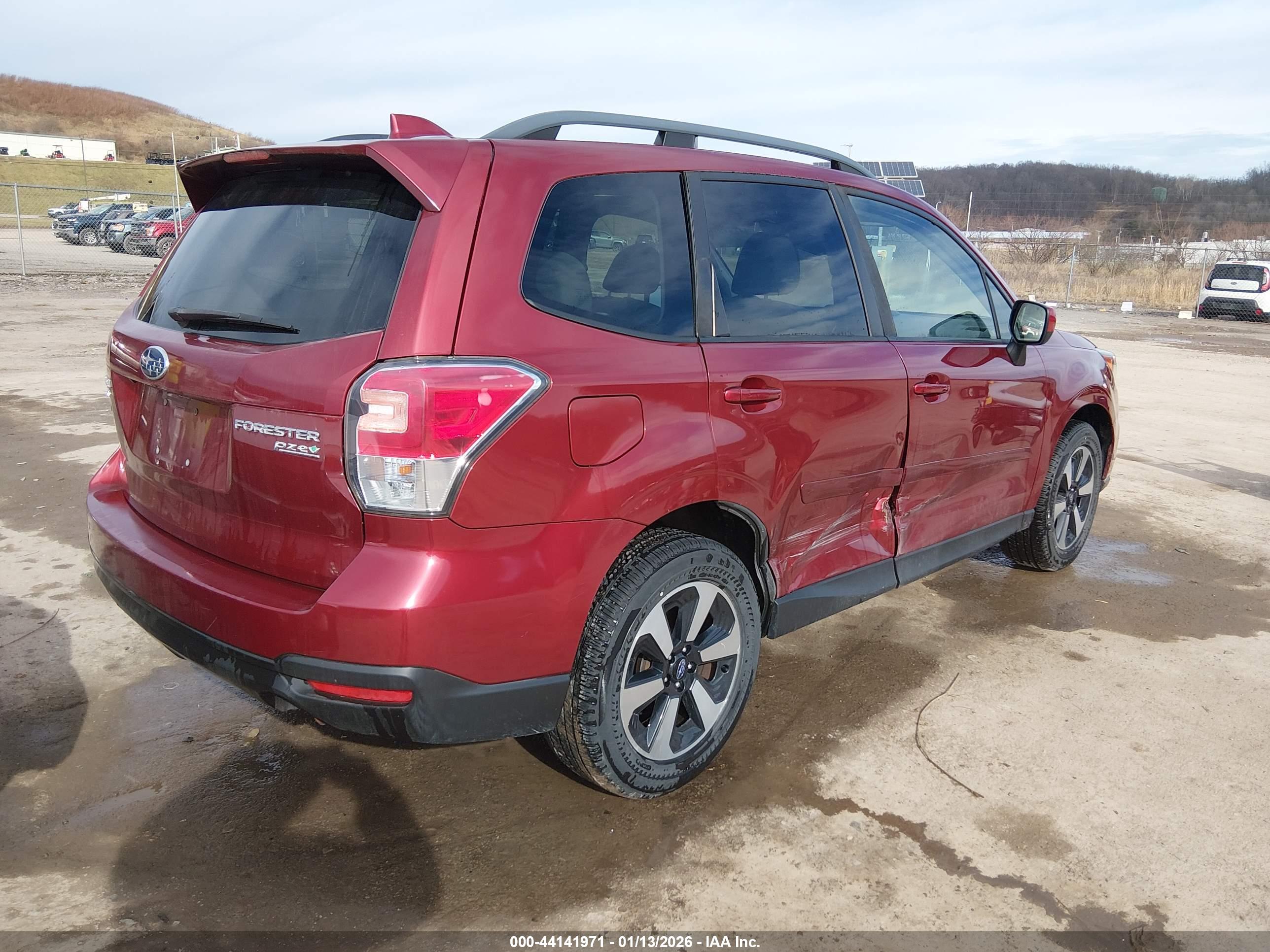 SUBARU FORESTER image 4